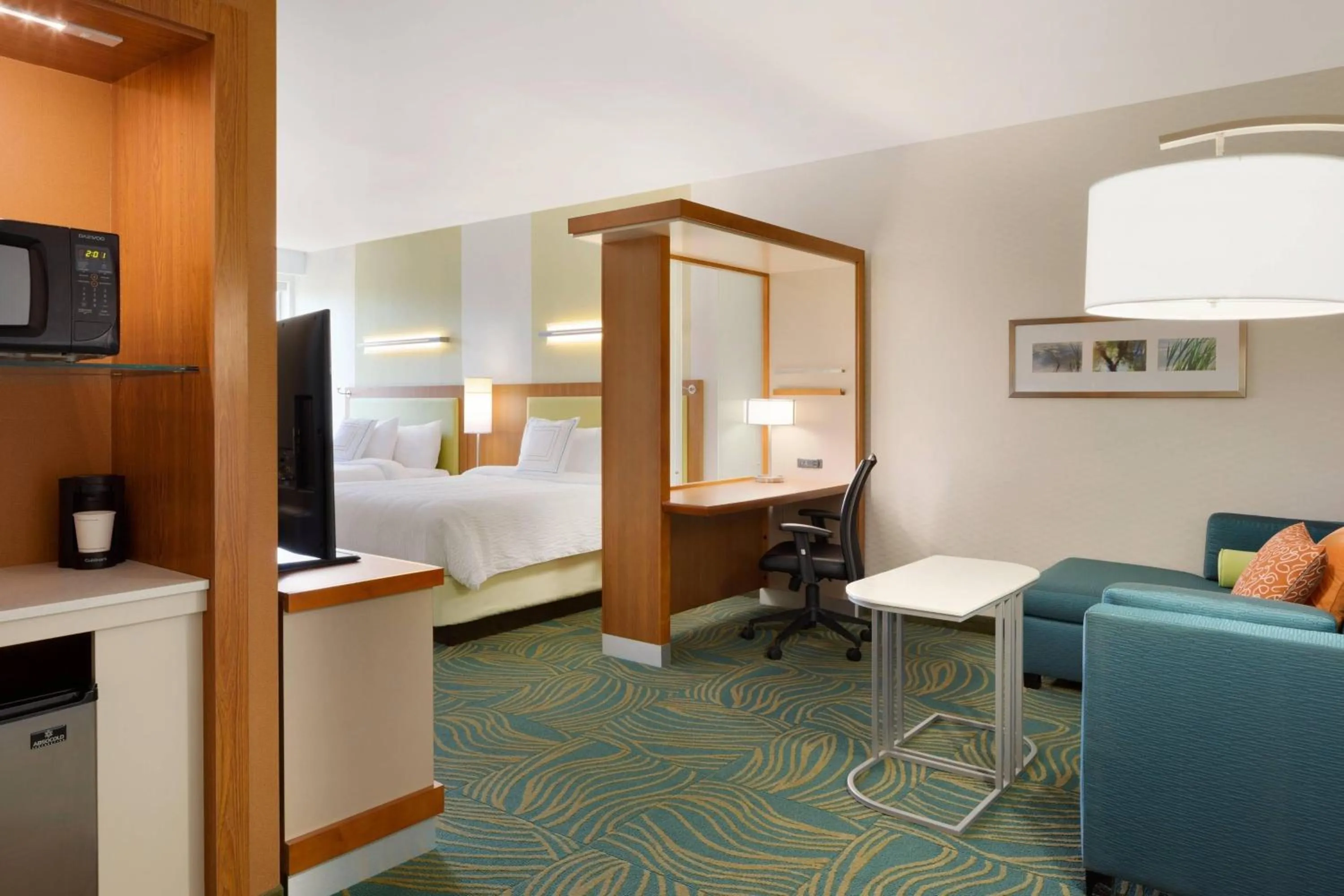 Living room, Bed in SpringHill Suites by Marriott Tuscaloosa