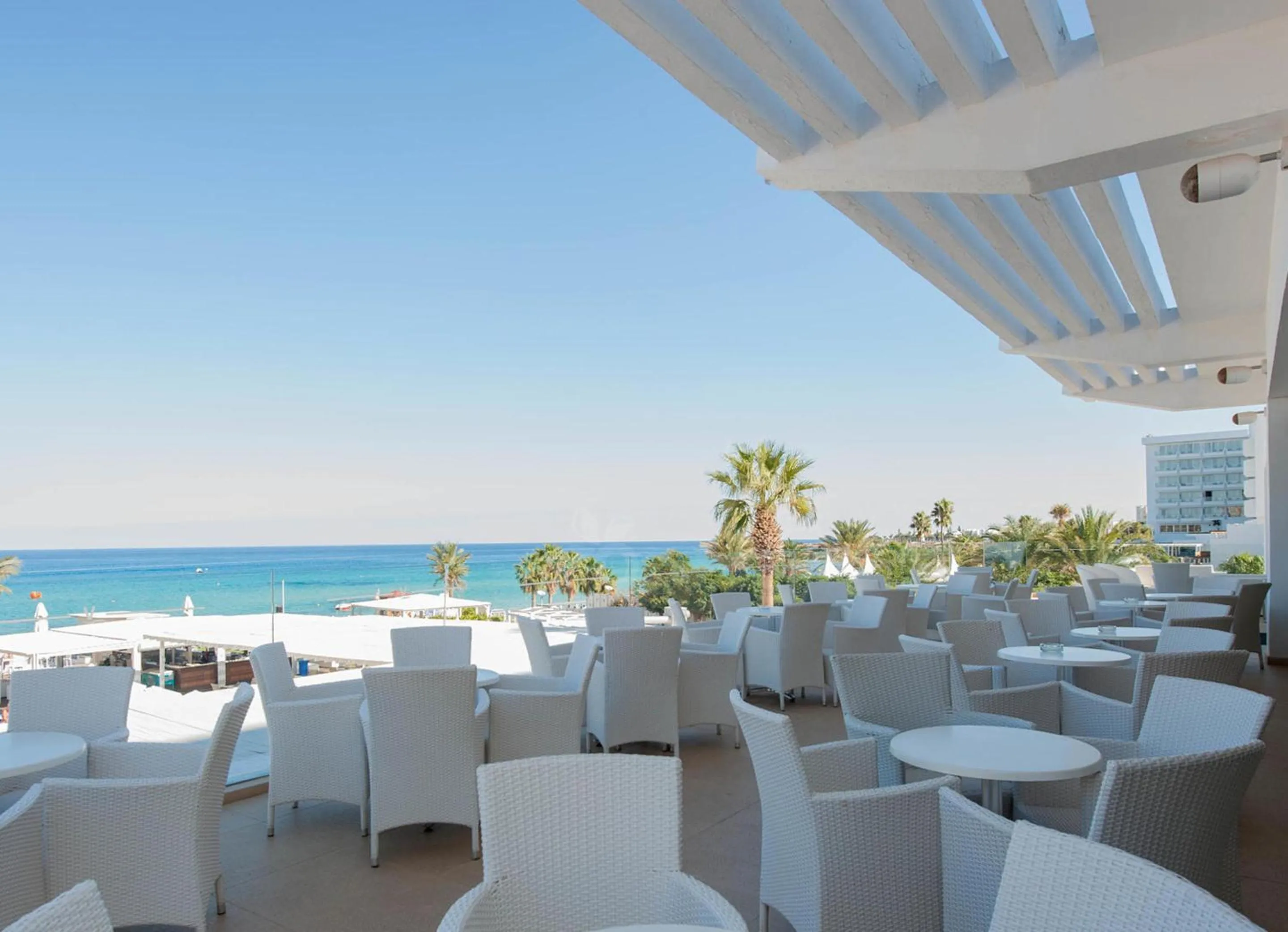 Restaurant/places to eat in Vrissiana Boutique Beach Hotel