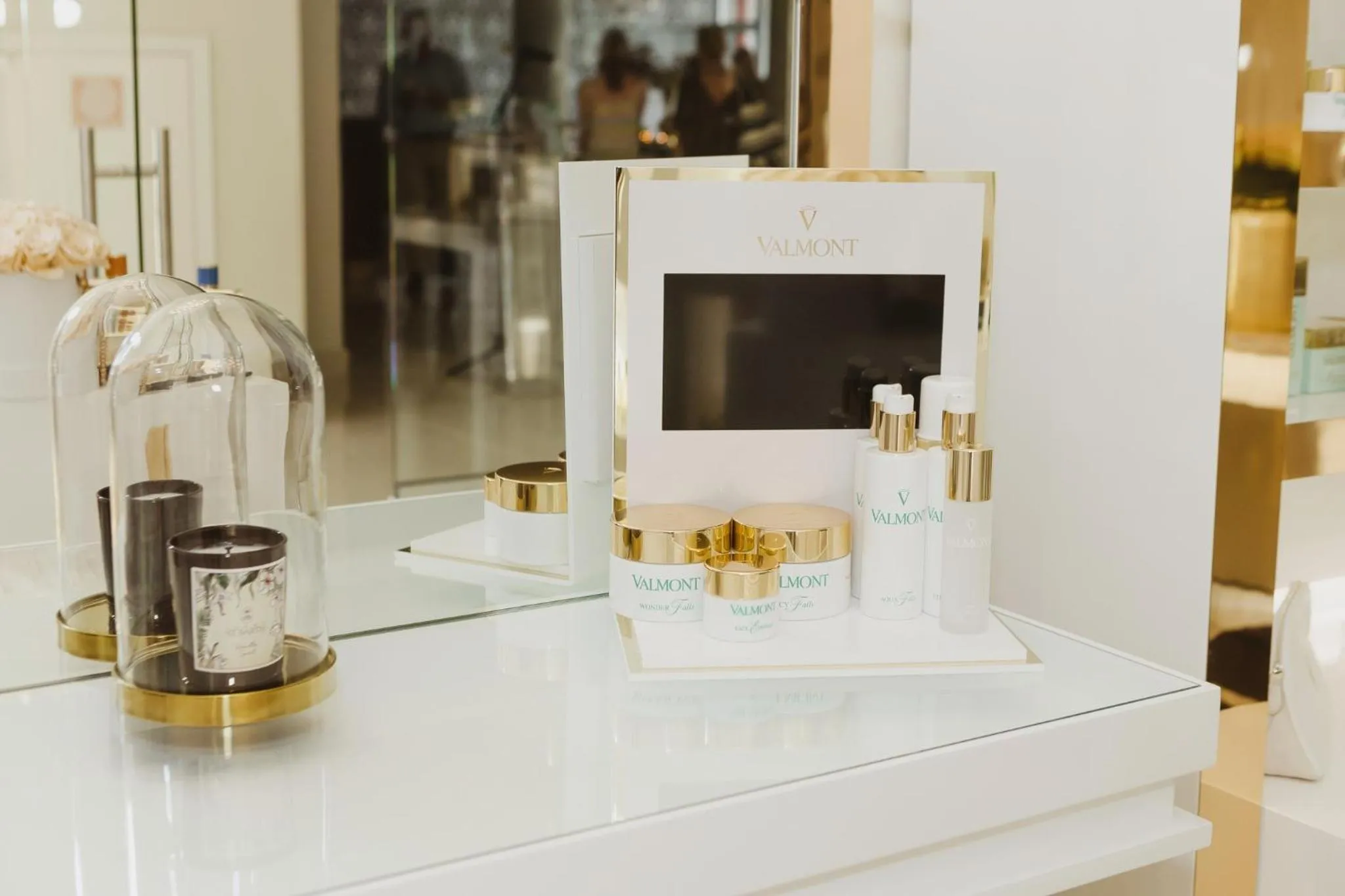 On-site shops in Vrissiana Boutique Beach Hotel