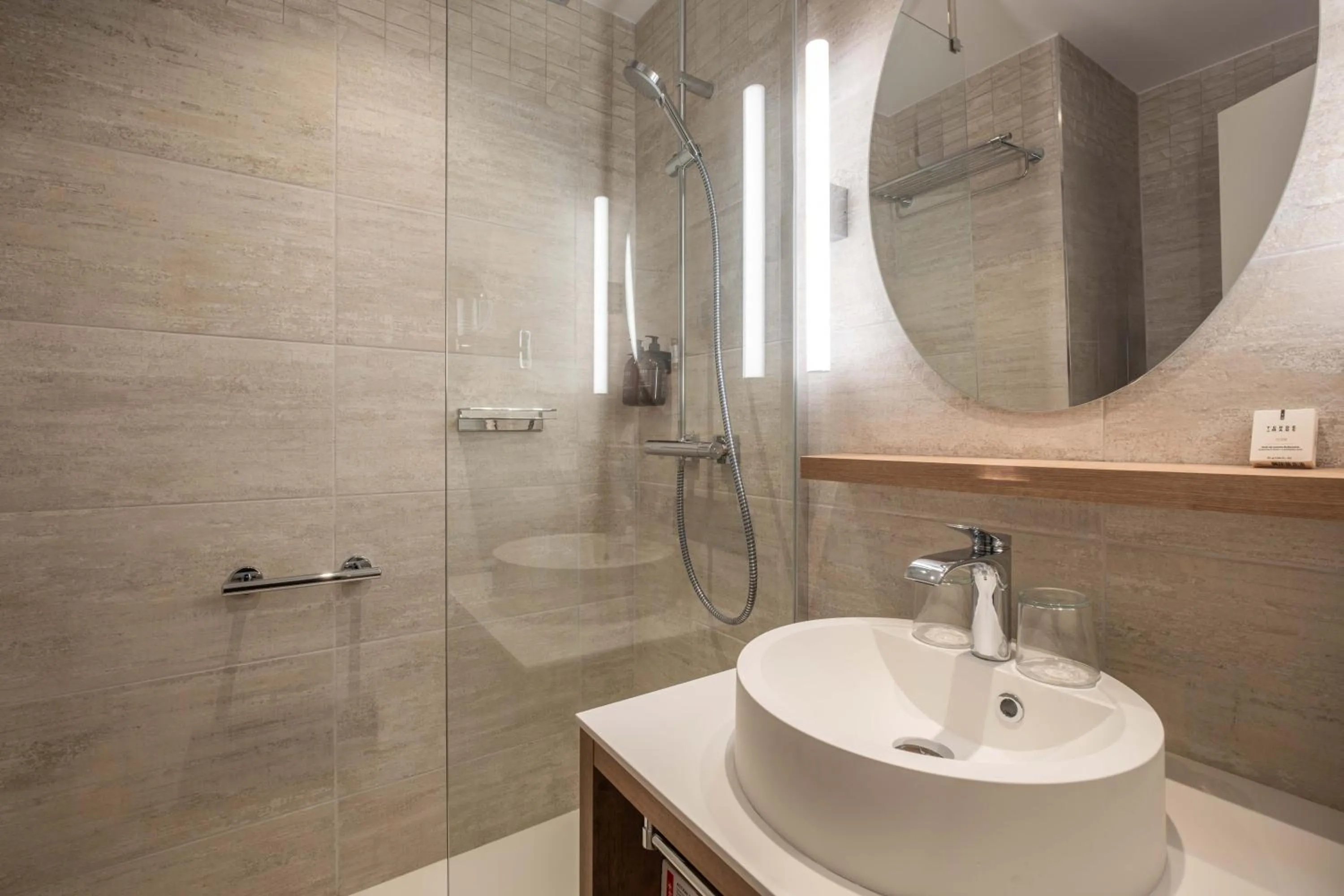 Bathroom in Hôtel Arcanse by Inwood Hotels