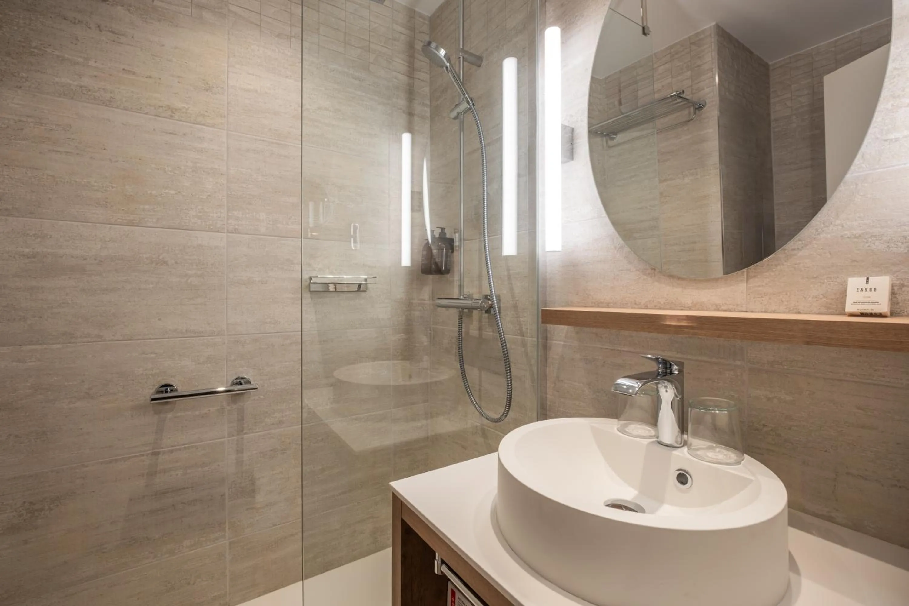 Bathroom in Hôtel Arcanse by Inwood Hotels