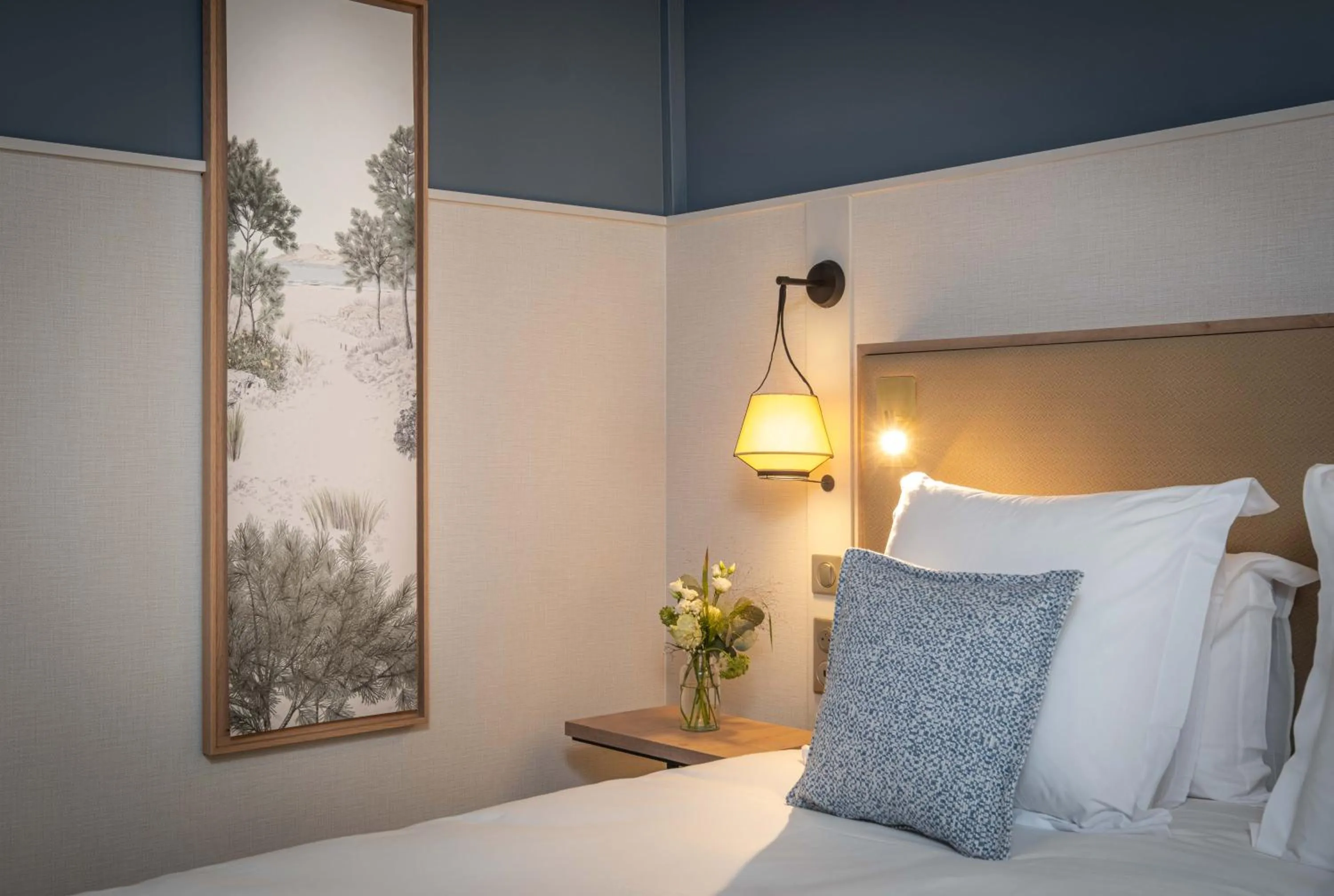 Bedroom, Bed in Hôtel Arcanse by Inwood Hotels