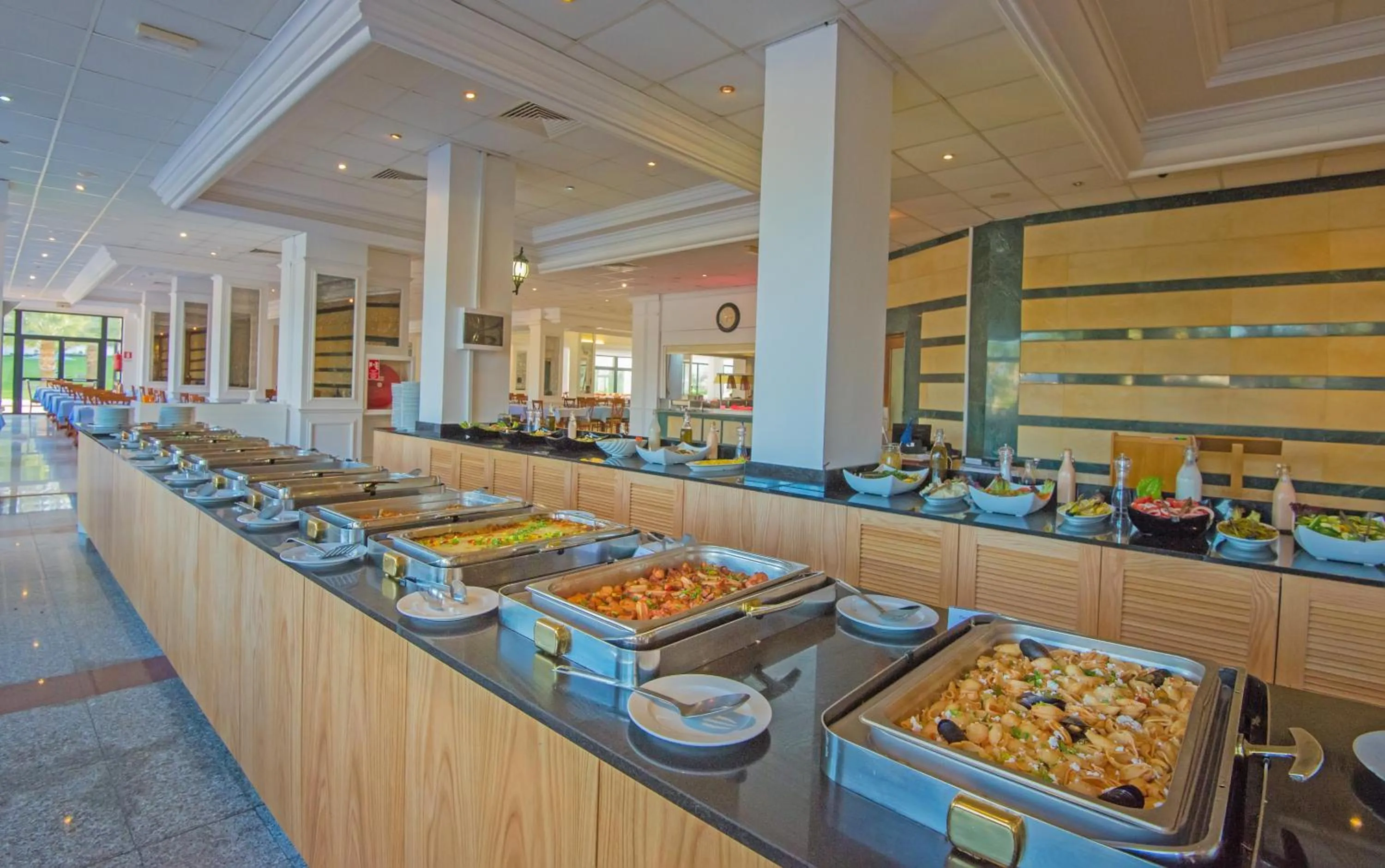 Restaurant/places to eat in Tsokkos Gardens Hotel