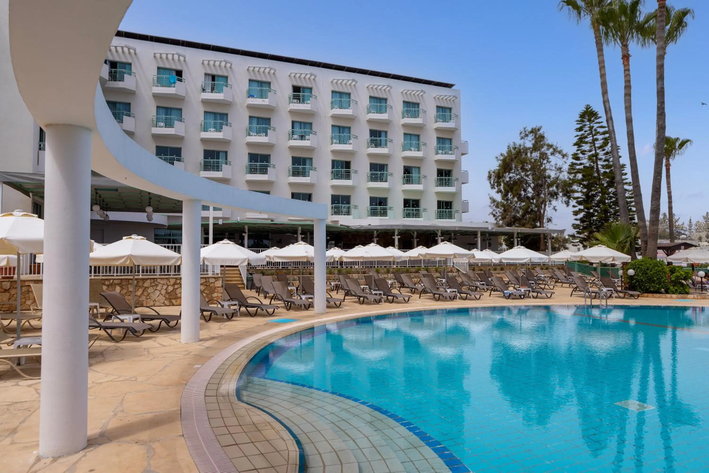 Swimming pool in Antigoni Hotel