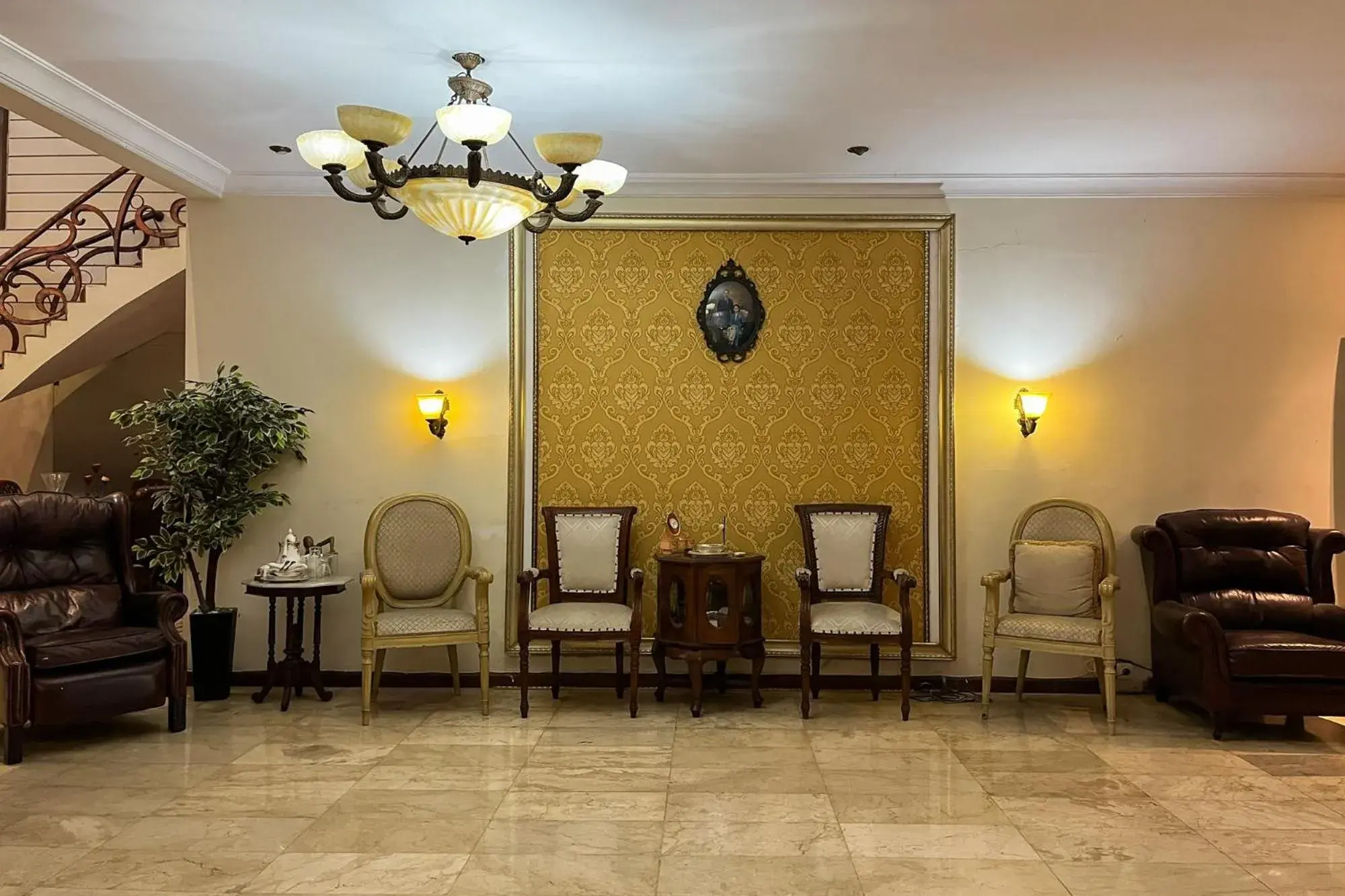 Seating area in Urbanview de Dharmawangsa Suite Hotel Seating area in Urbanview de Dharmawangsa Suite Hotel