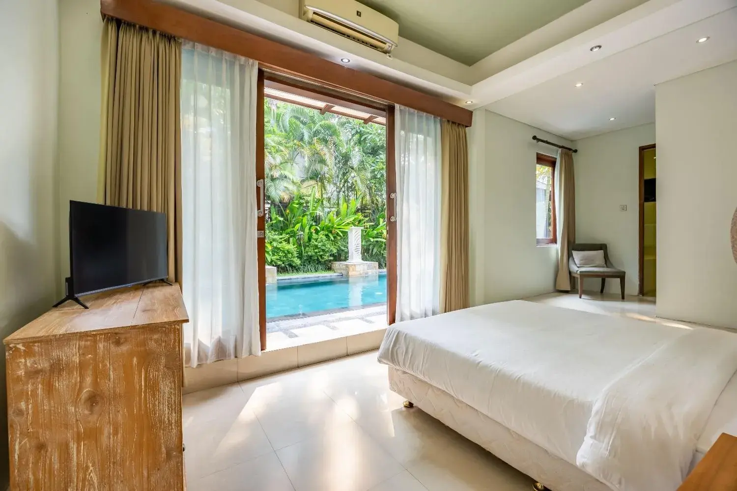 Bedroom, Bed in Cove The Ricks Villa Bedroom, Bed in Cove The Ricks Villa