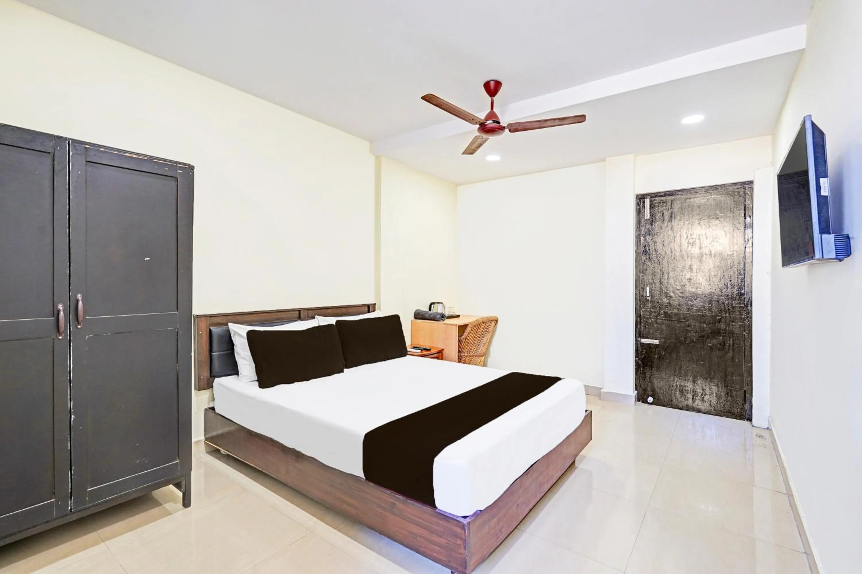 Bedroom, Bed in Super Collection O Guduvancheri Railway Station