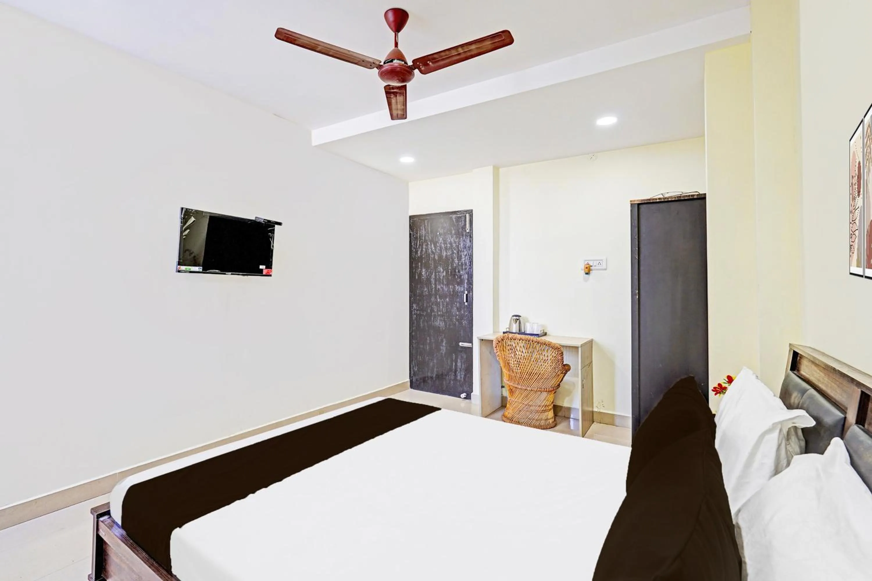 Bedroom, Bed in Super Collection O Guduvancheri Railway Station