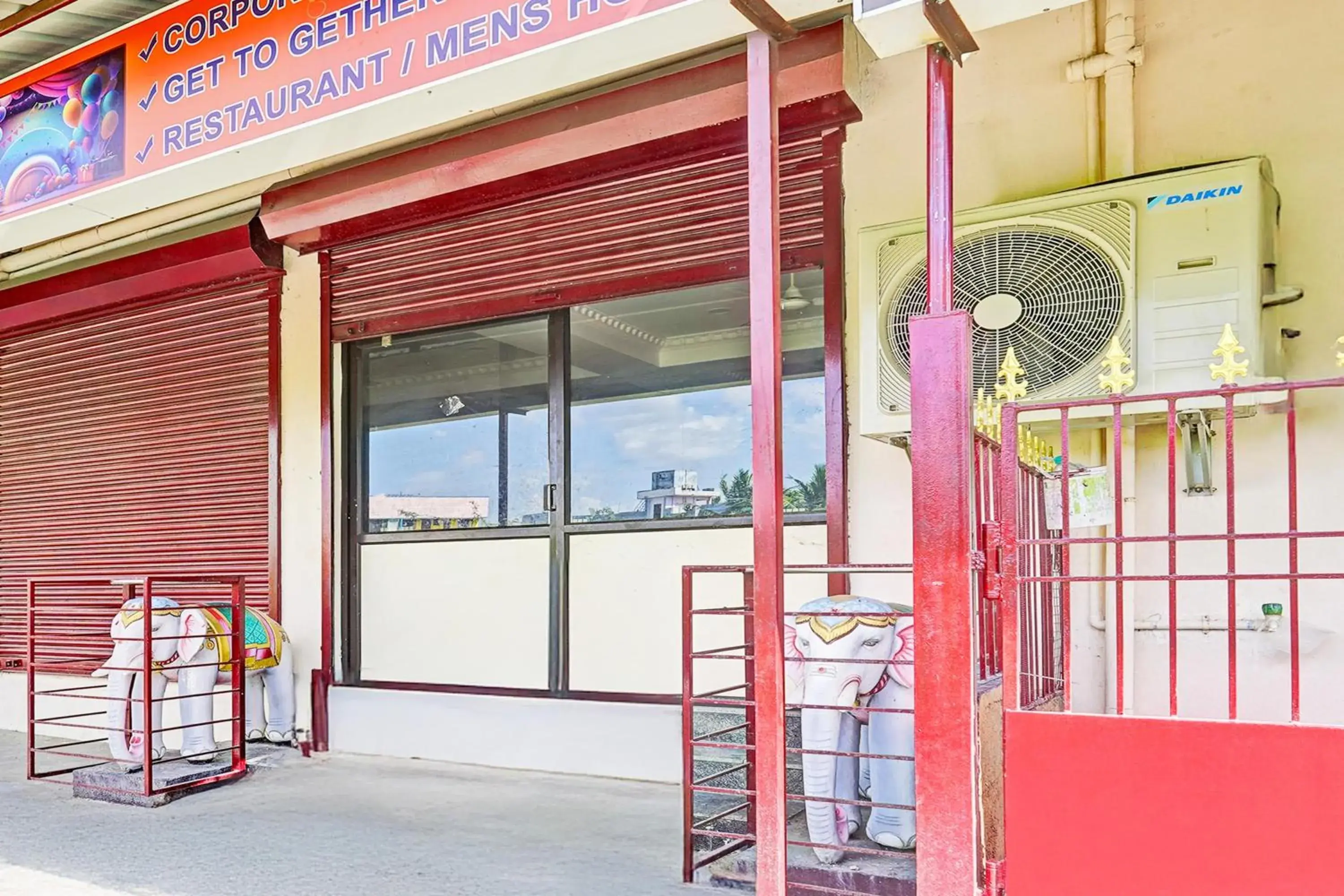 Facade/entrance in Super Collection O Guduvancheri Railway Station Facade/entrance in Super Collection O Guduvancheri Railway Station