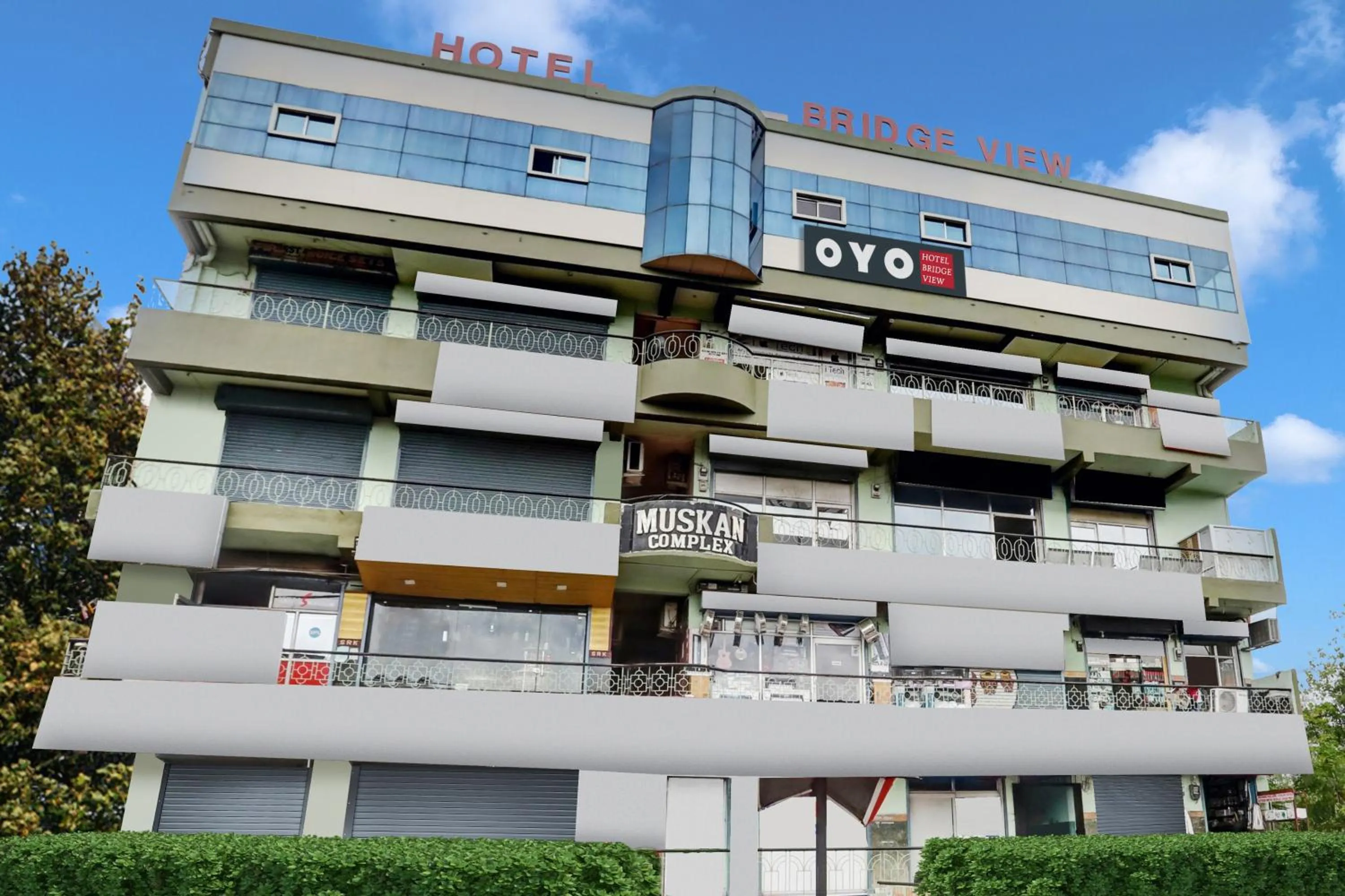 Facade/entrance in Hotel O Bridge View