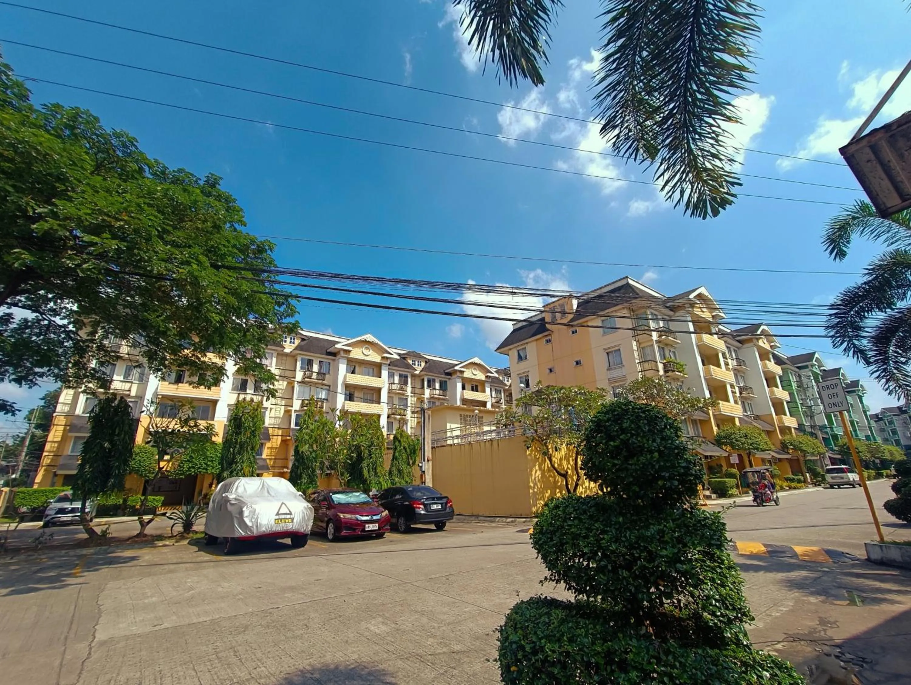 Flora Vista Condominium