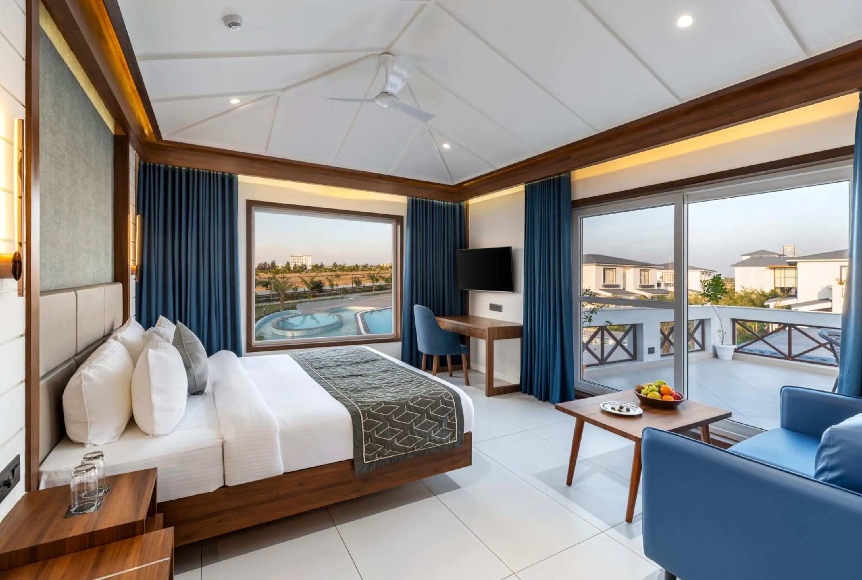 Premium Grand King Bed in Enrise by Sayaji Dwarka