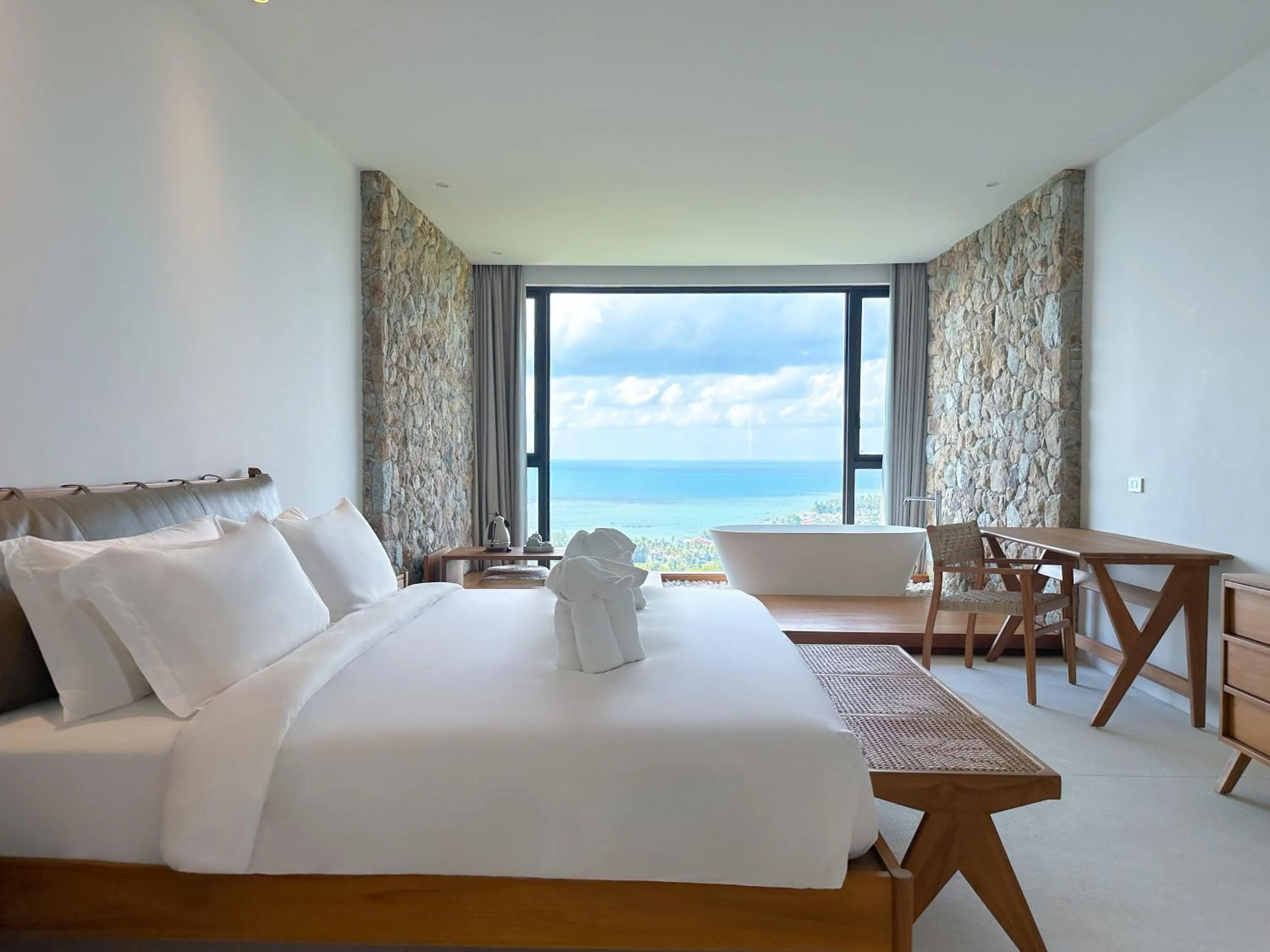 Bed in Anzhu Seamate Villa Samui