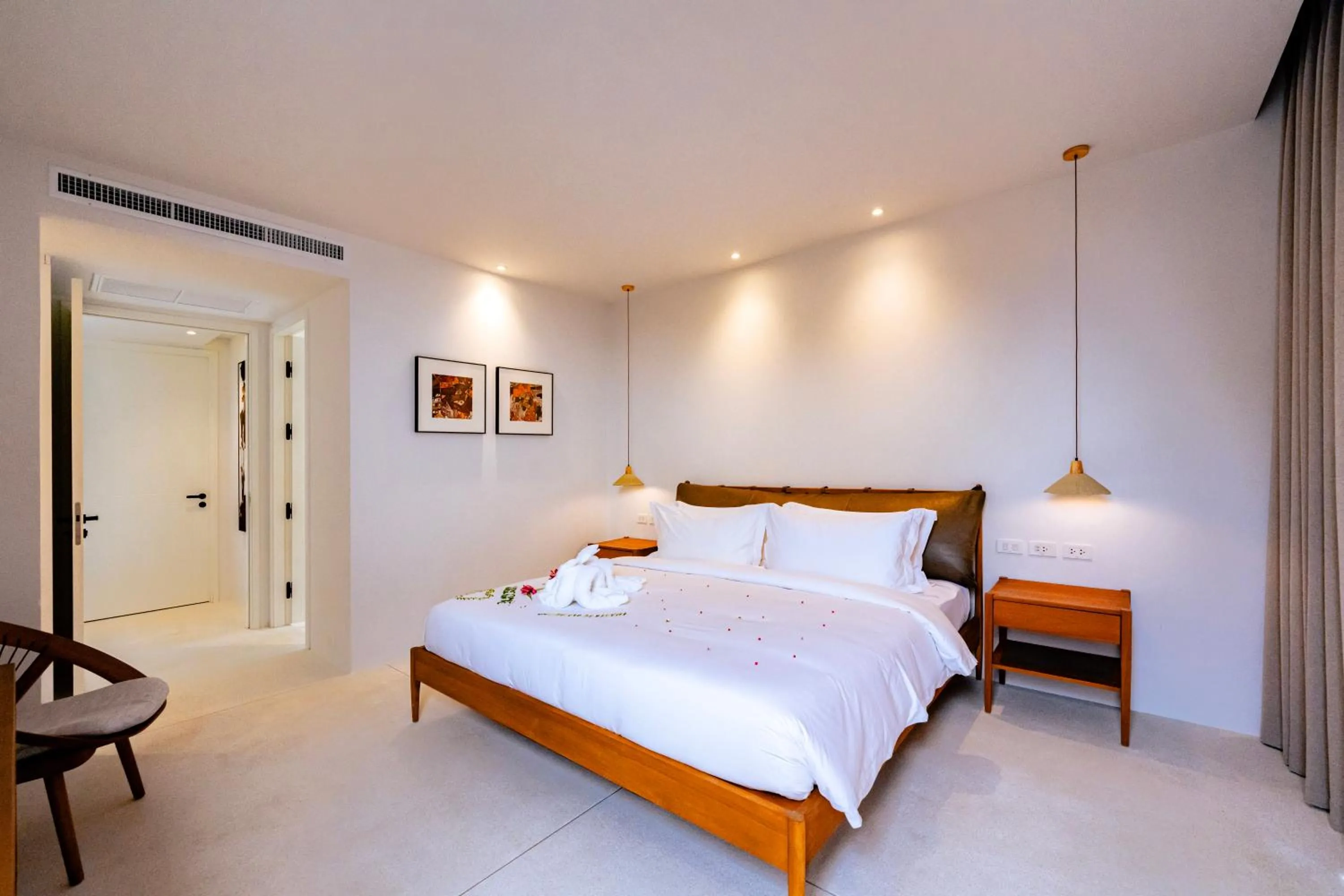 Bed in Anzhu Seamate Villa Samui