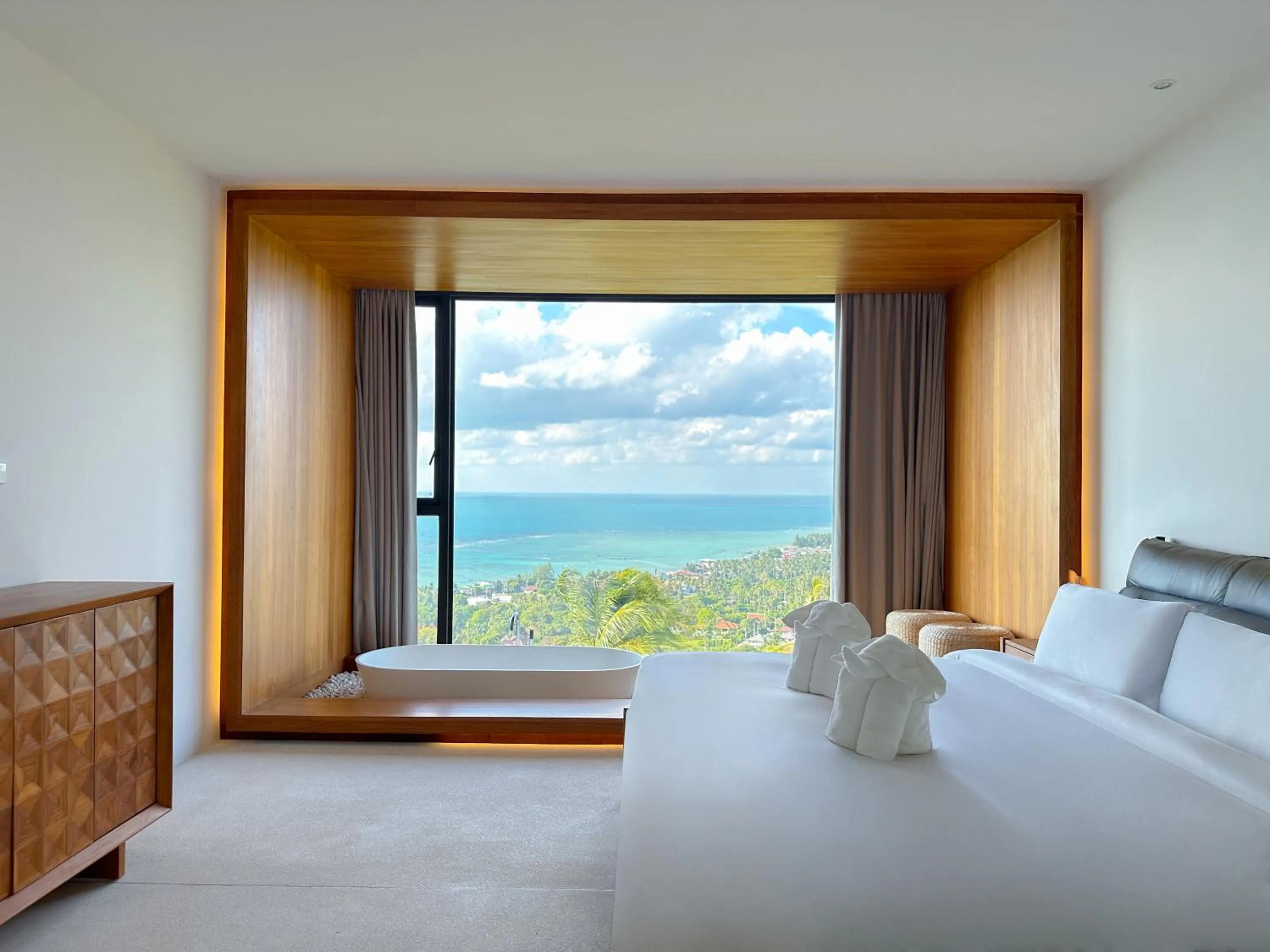 Bed in Anzhu Seamate Villa Samui