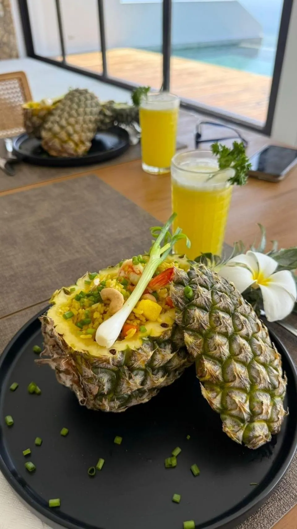 Food and drinks in Anzhu Seamate Villa Samui
