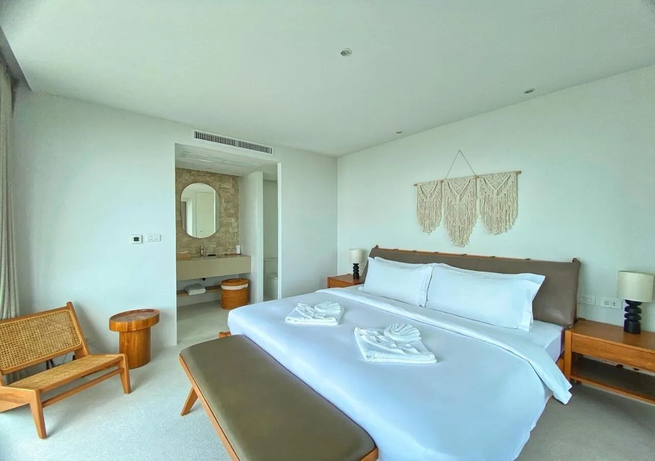Bed in Anzhu Seamate Villa Samui