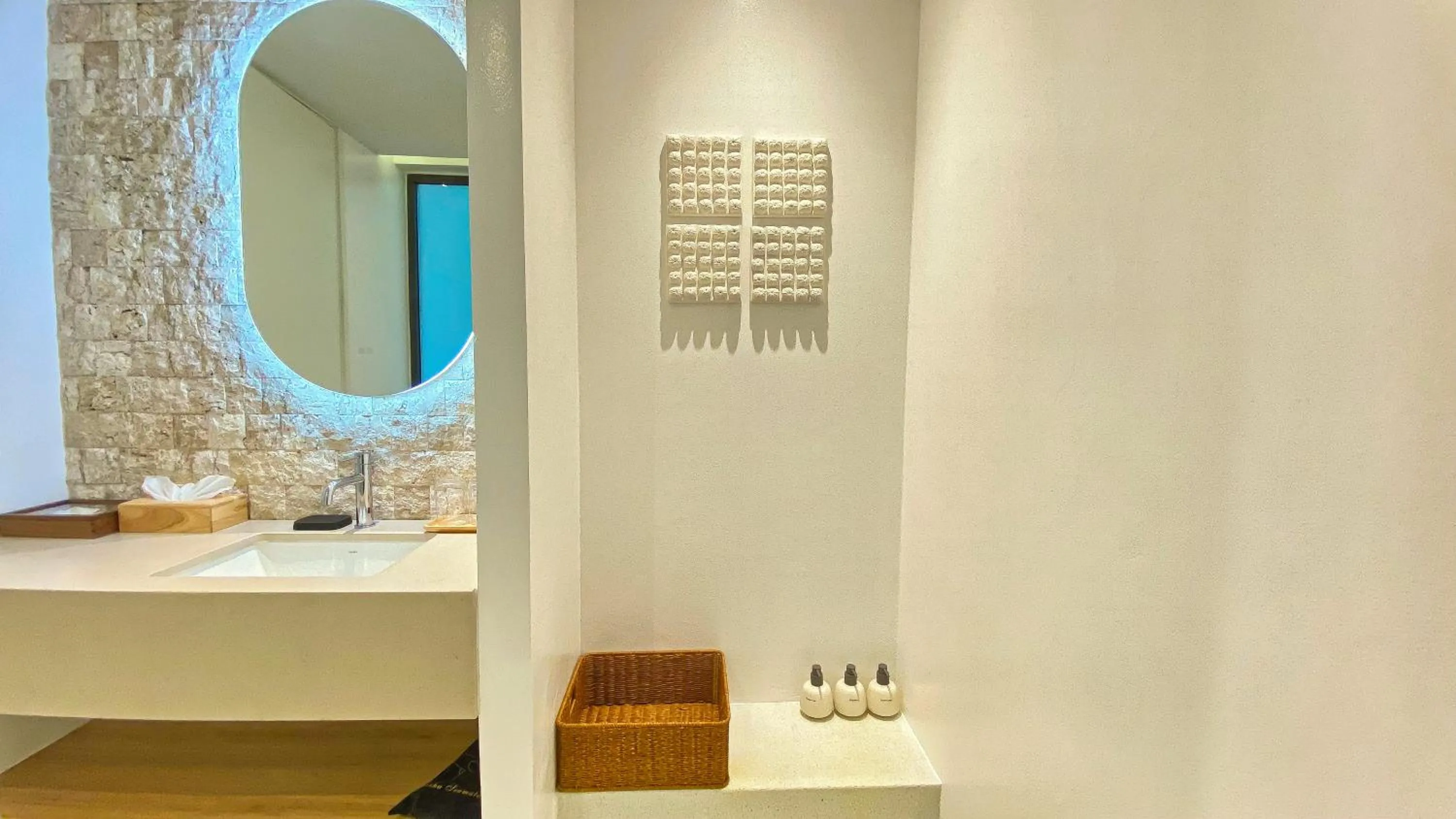 Toilet in Anzhu Seamate Villa Samui