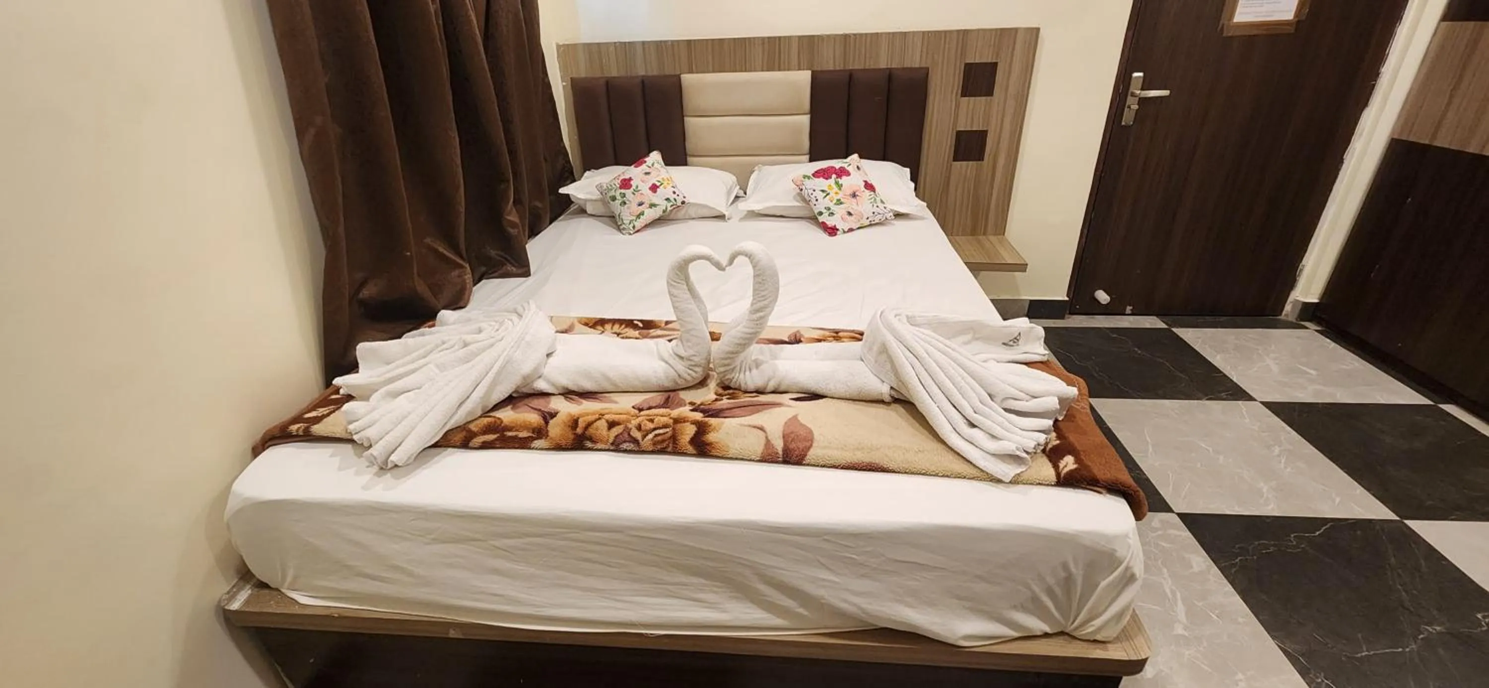 HOTEL ABHISHEK inn