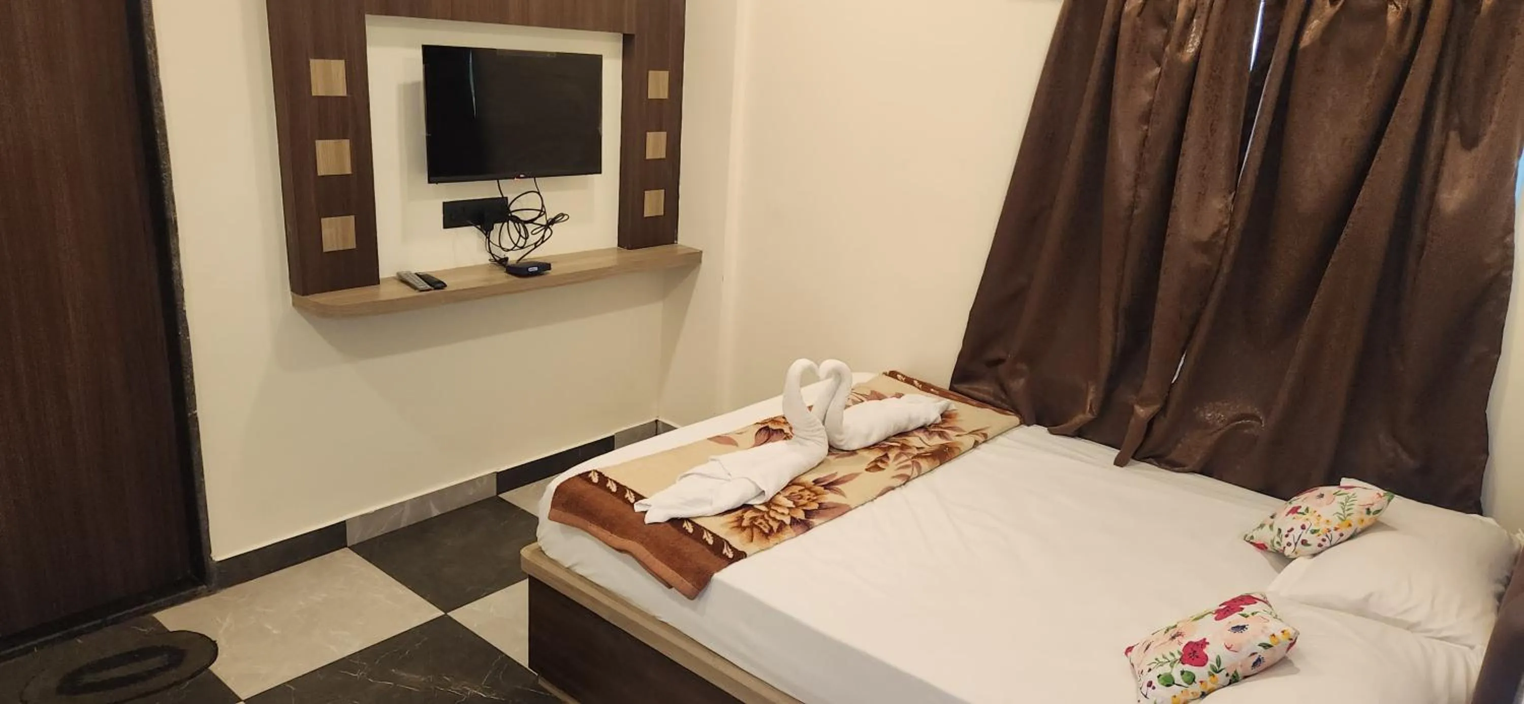 HOTEL ABHISHEK inn
