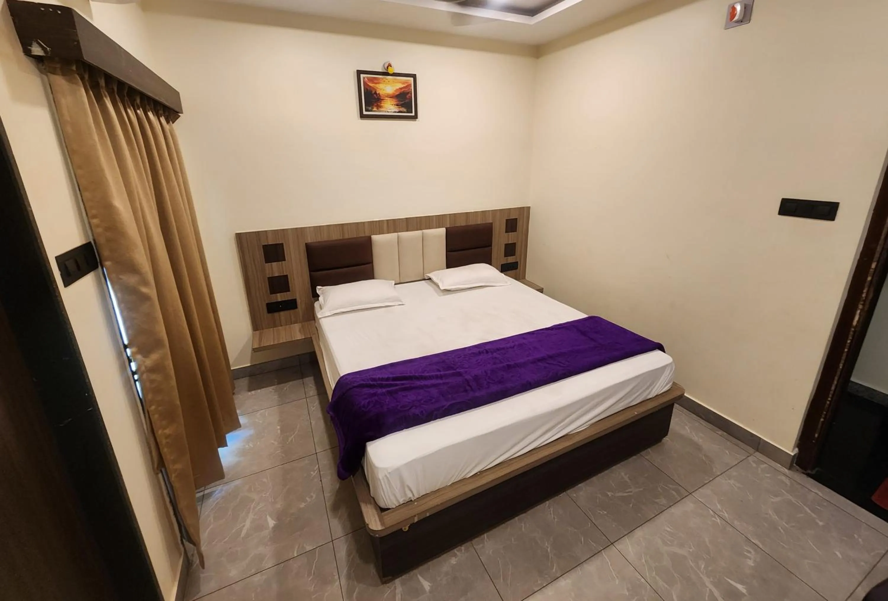 HOTEL ABHISHEK inn