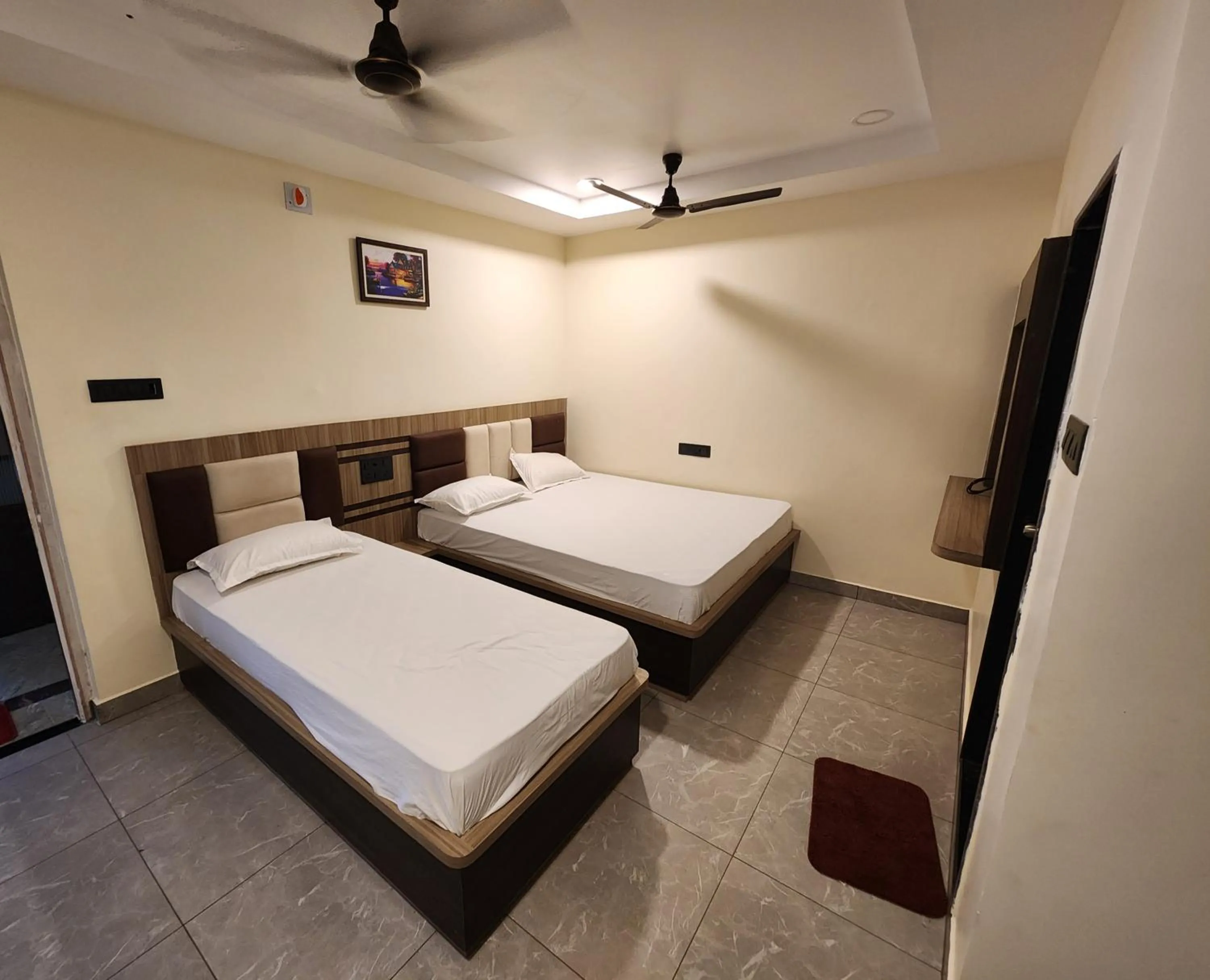 HOTEL ABHISHEK inn