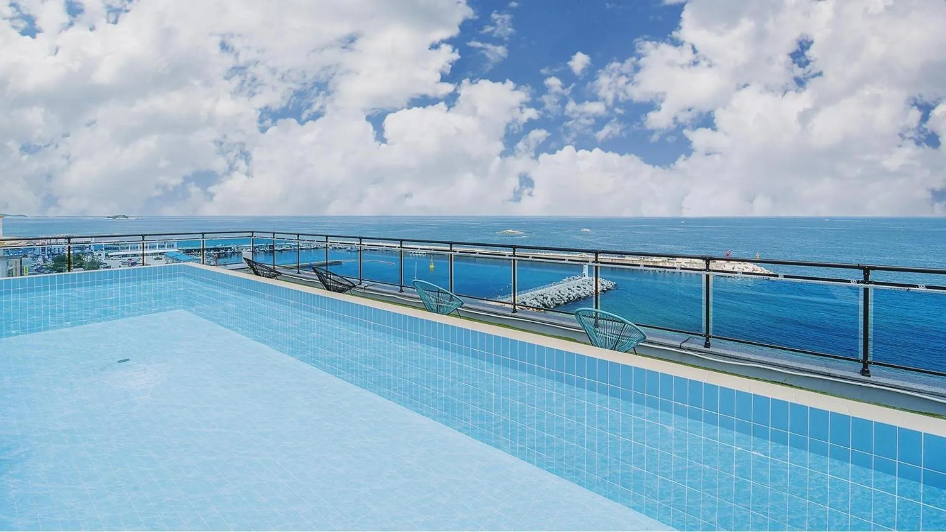 Property building in Sokcho The sharp Pension