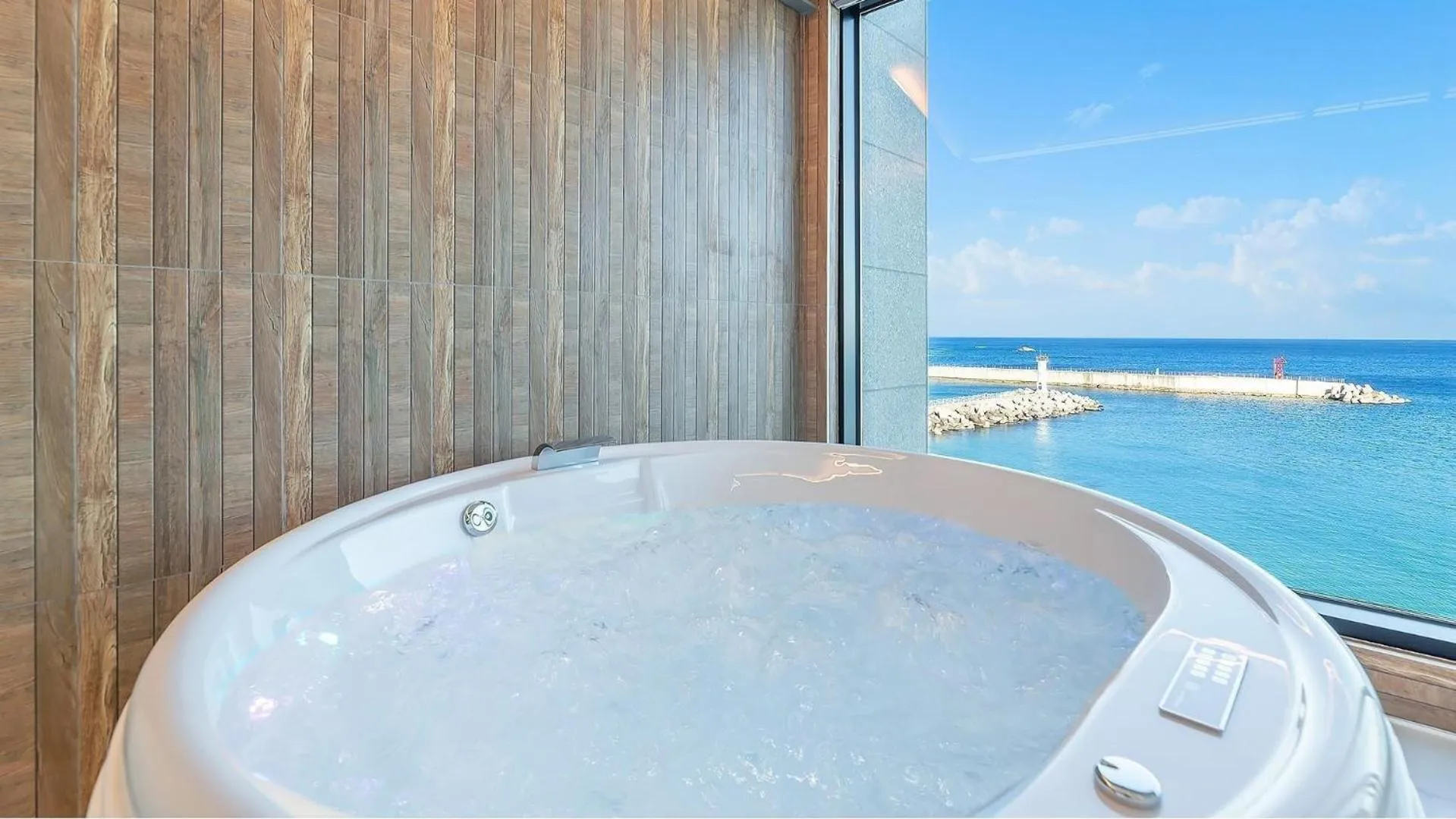 Property building in Sokcho The sharp Pension