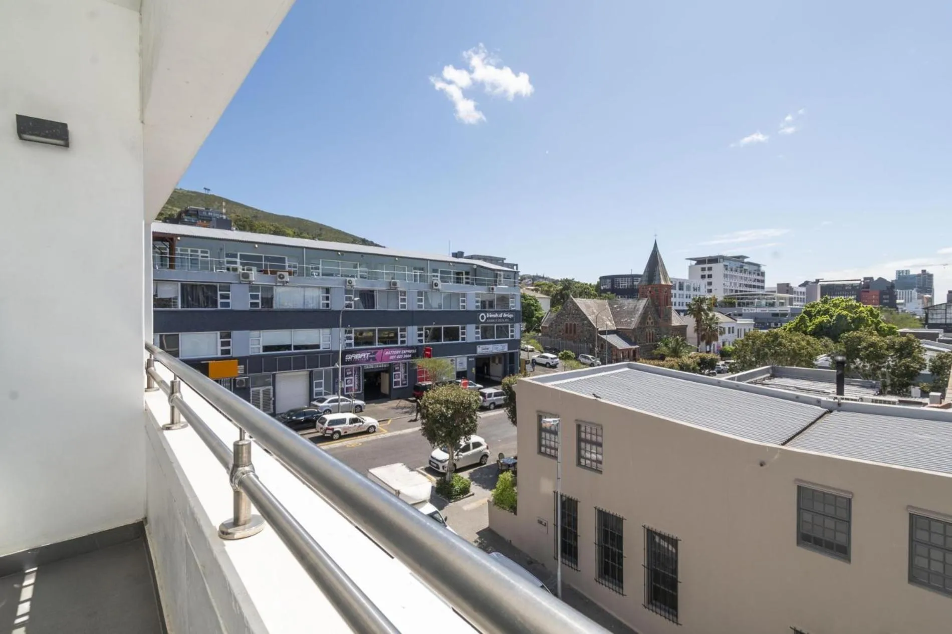 Modern Studio at 220onLoop City Views Comfort