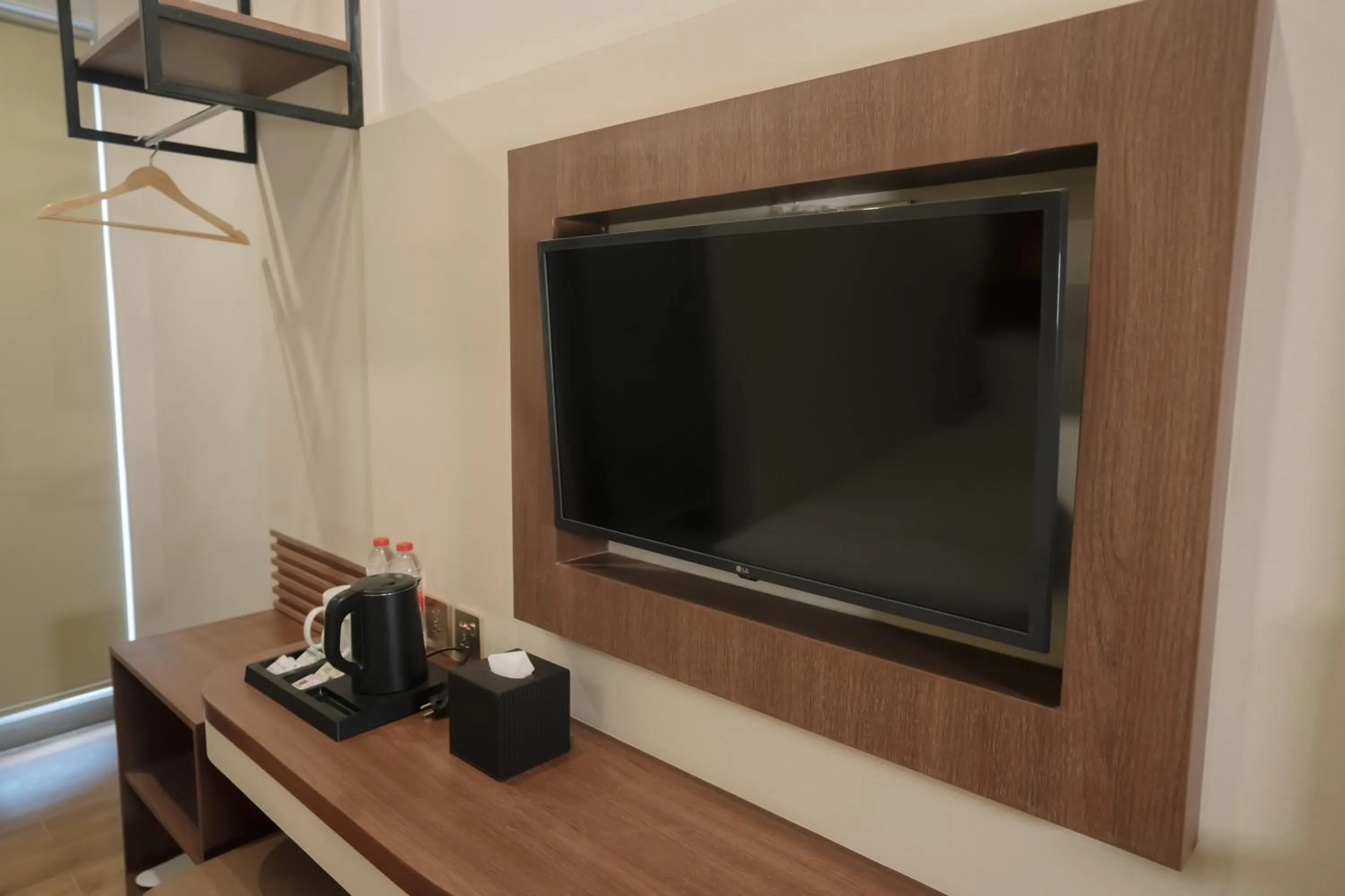 TV and multimedia in Parkside's Hotel Palembang