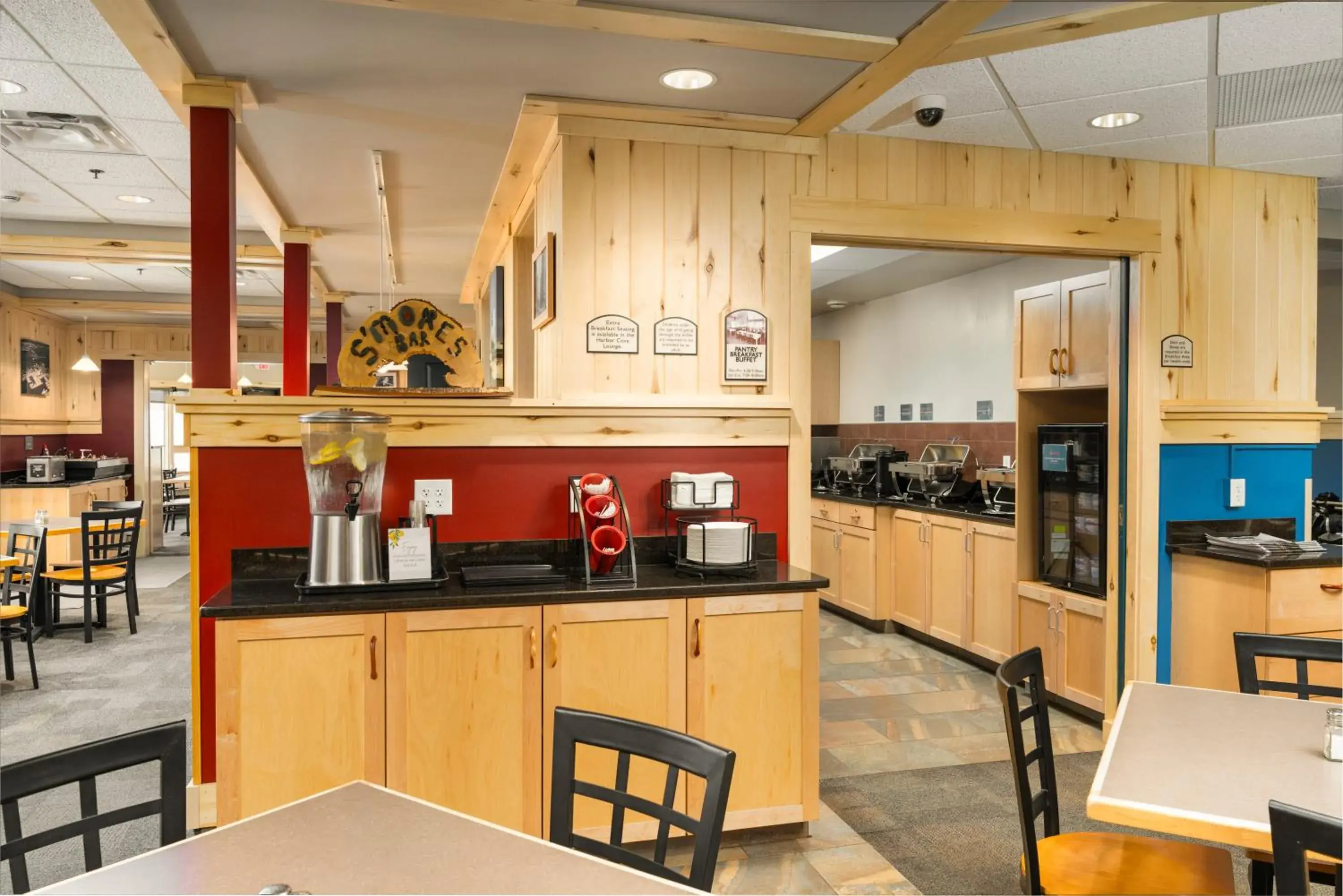 Restaurant/places to eat in Park Point Marina Inn Restaurant/places to eat in Park Point Marina Inn