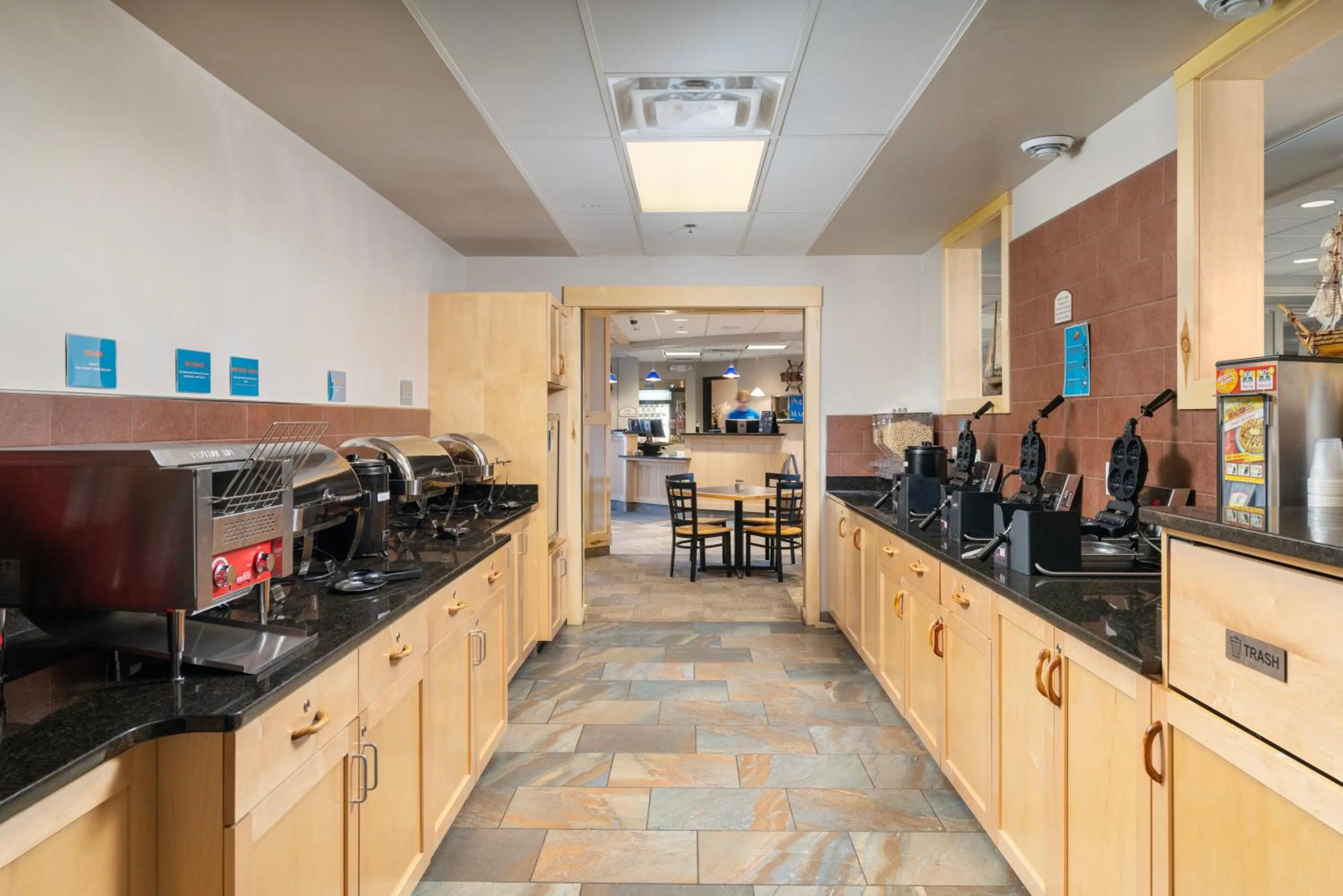 Coffee/tea facilities in Park Point Marina Inn