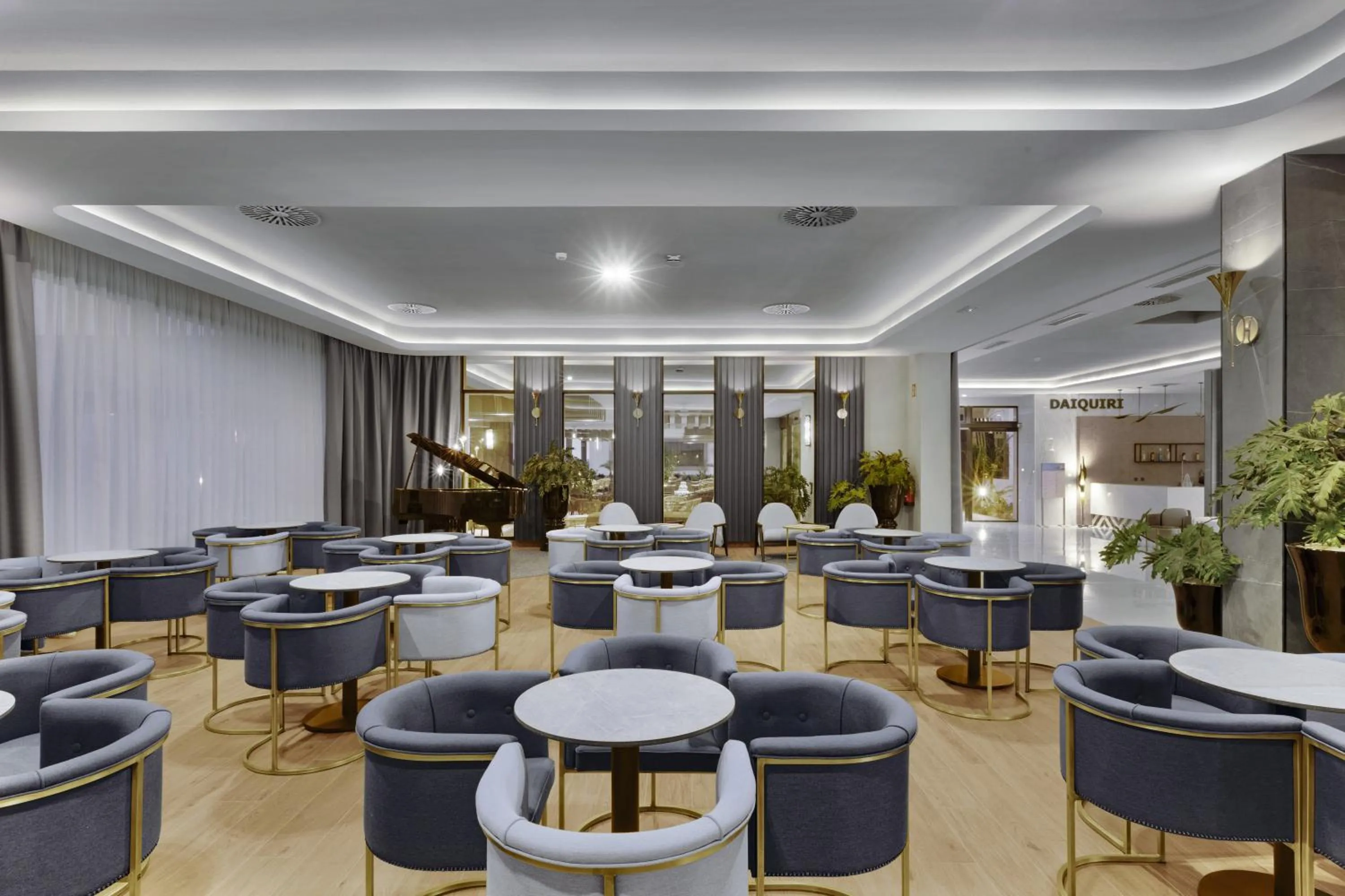 Lounge or bar in Hotel Riu Palace Santa Maria - All Inclusive