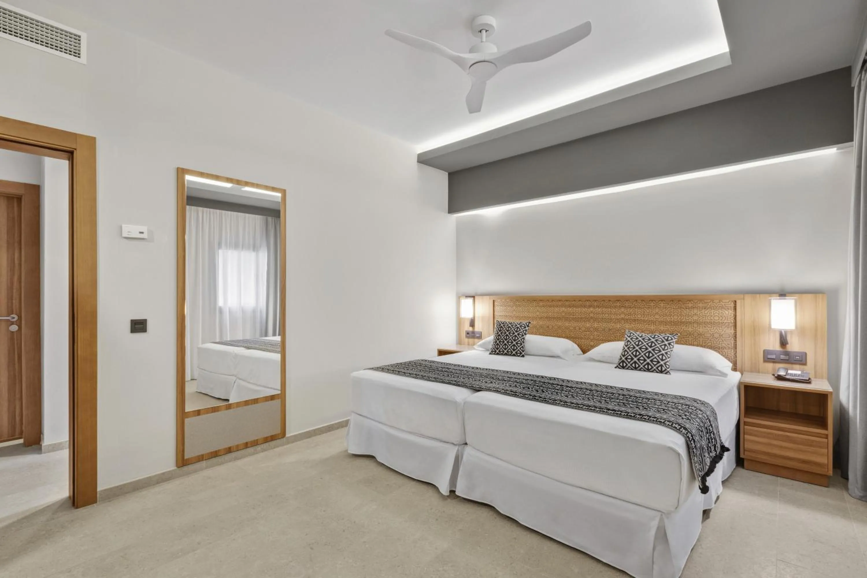 Bed in Hotel Riu Palace Santa Maria - All Inclusive