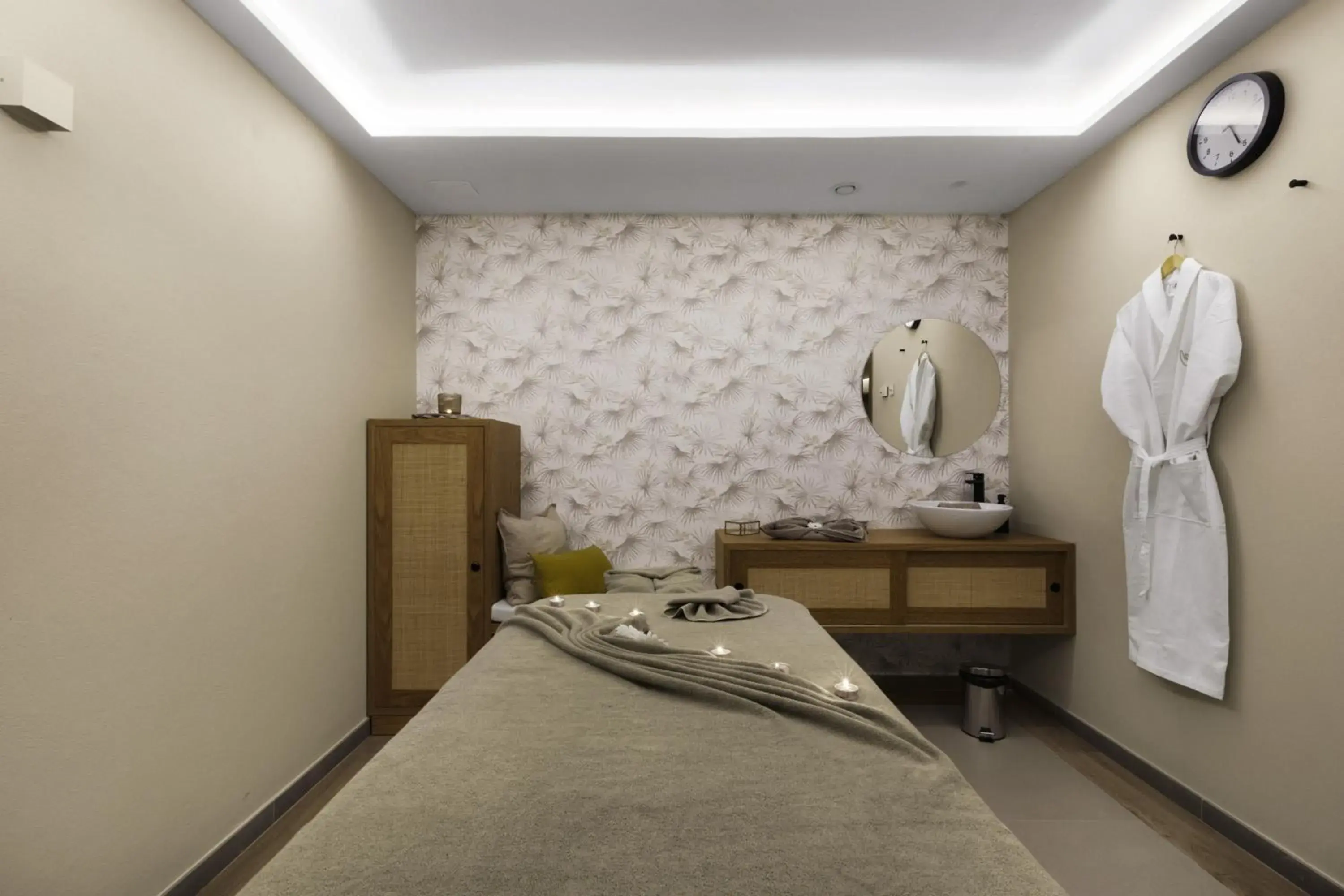 Massage, Bed in Hotel Riu Palace Santa Maria - All Inclusive Massage, Bed in Hotel Riu Palace Santa Maria - All Inclusive