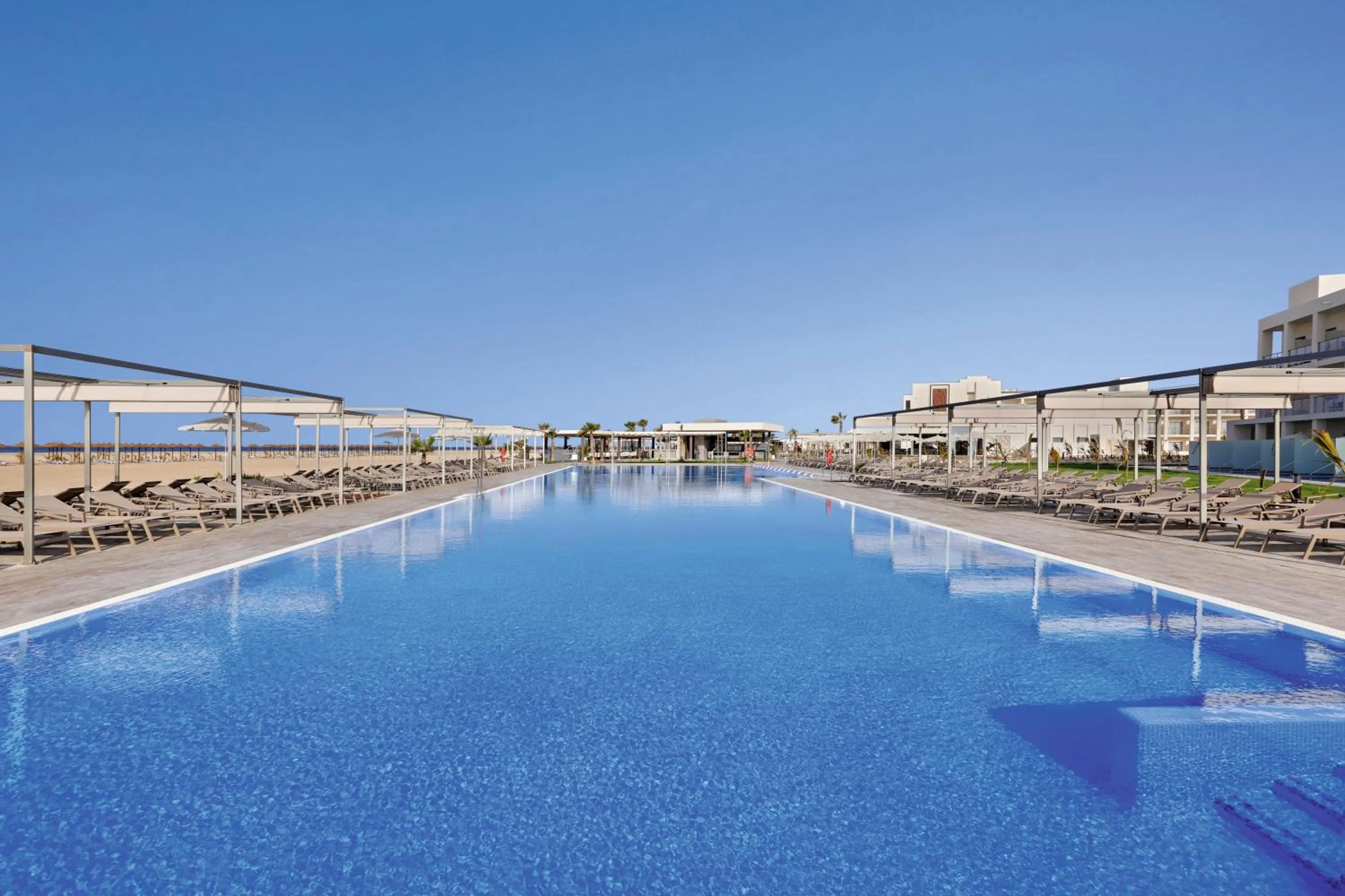 Swimming pool in Hotel Riu Palace Santa Maria - All Inclusive