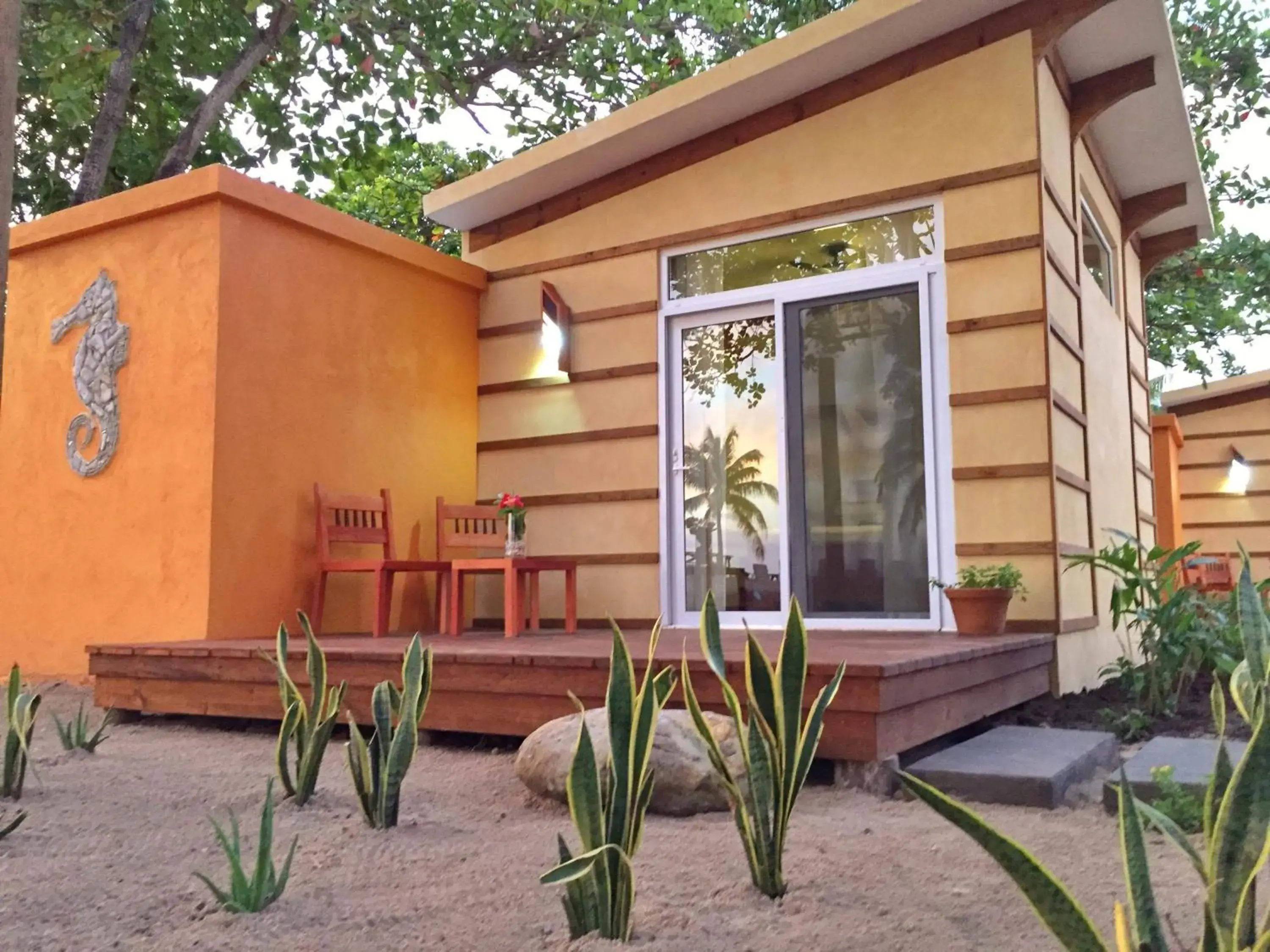 Bungalow - Beach Front in Coral Beach Village Resort Bungalow - Beach Front in Coral Beach Village Resort