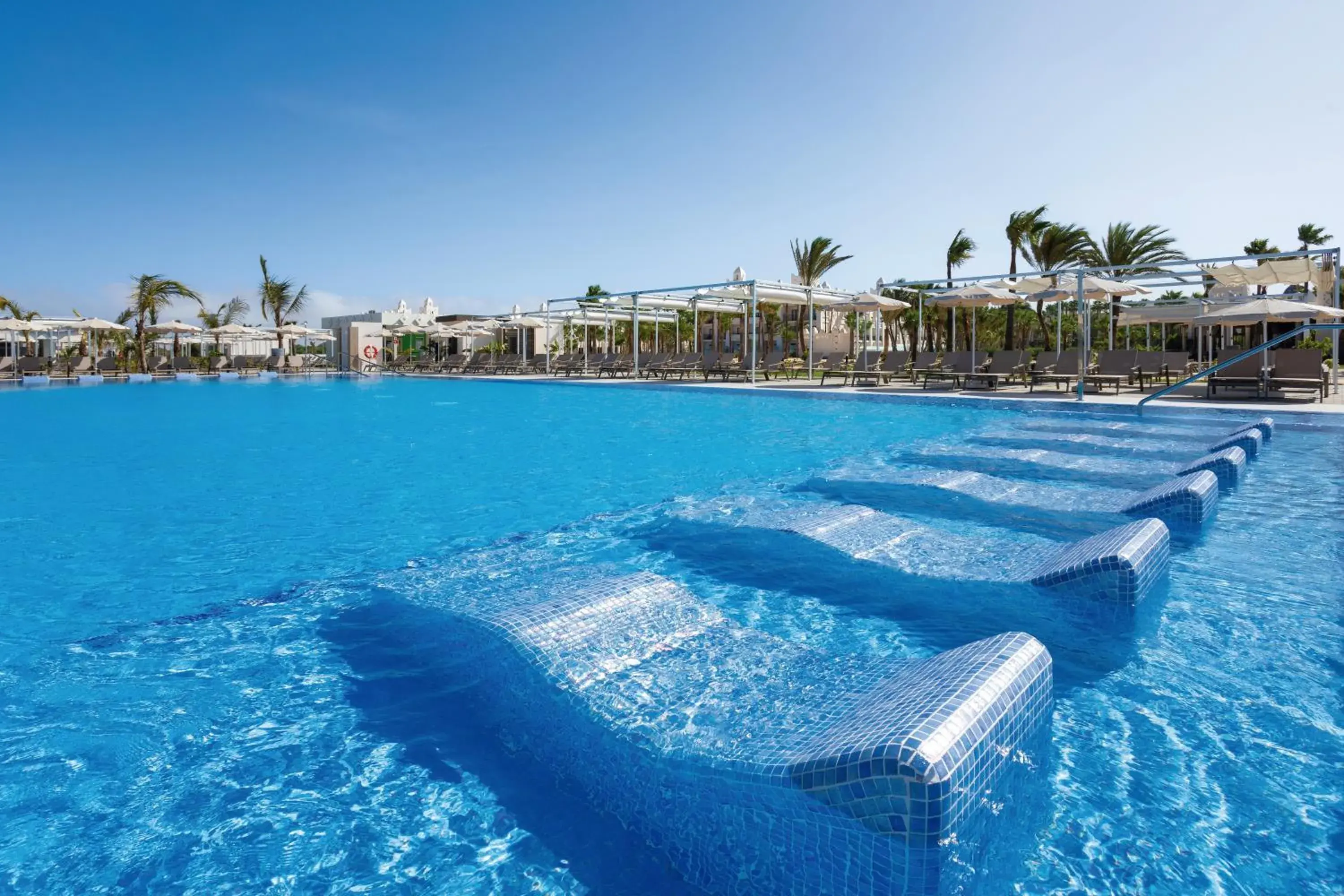 Swimming pool in Hotel Riu Karamboa - Adults Only - All Inclusive Swimming pool in Hotel Riu Karamboa - Adults Only - All Inclusive