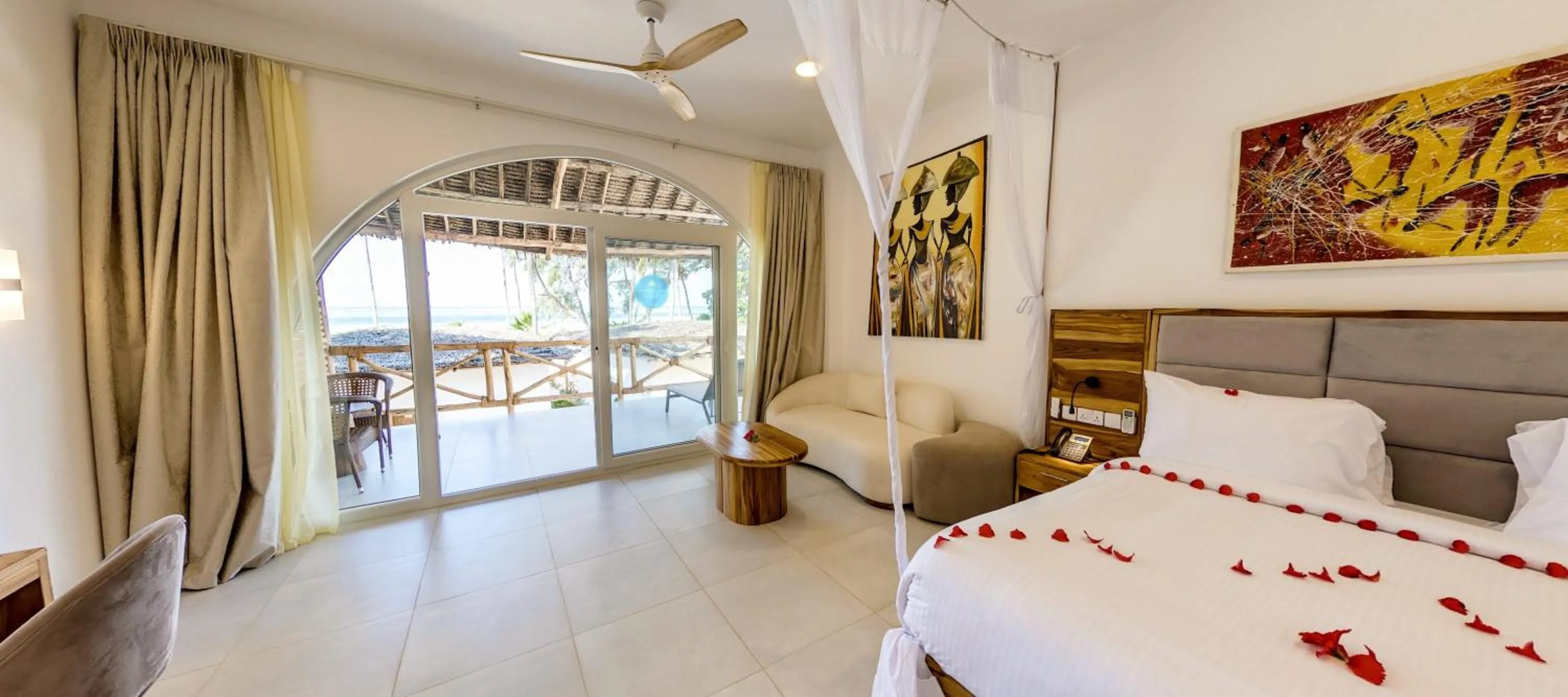 Sea view, Bed in Royal Mandarin Hotel & Resort