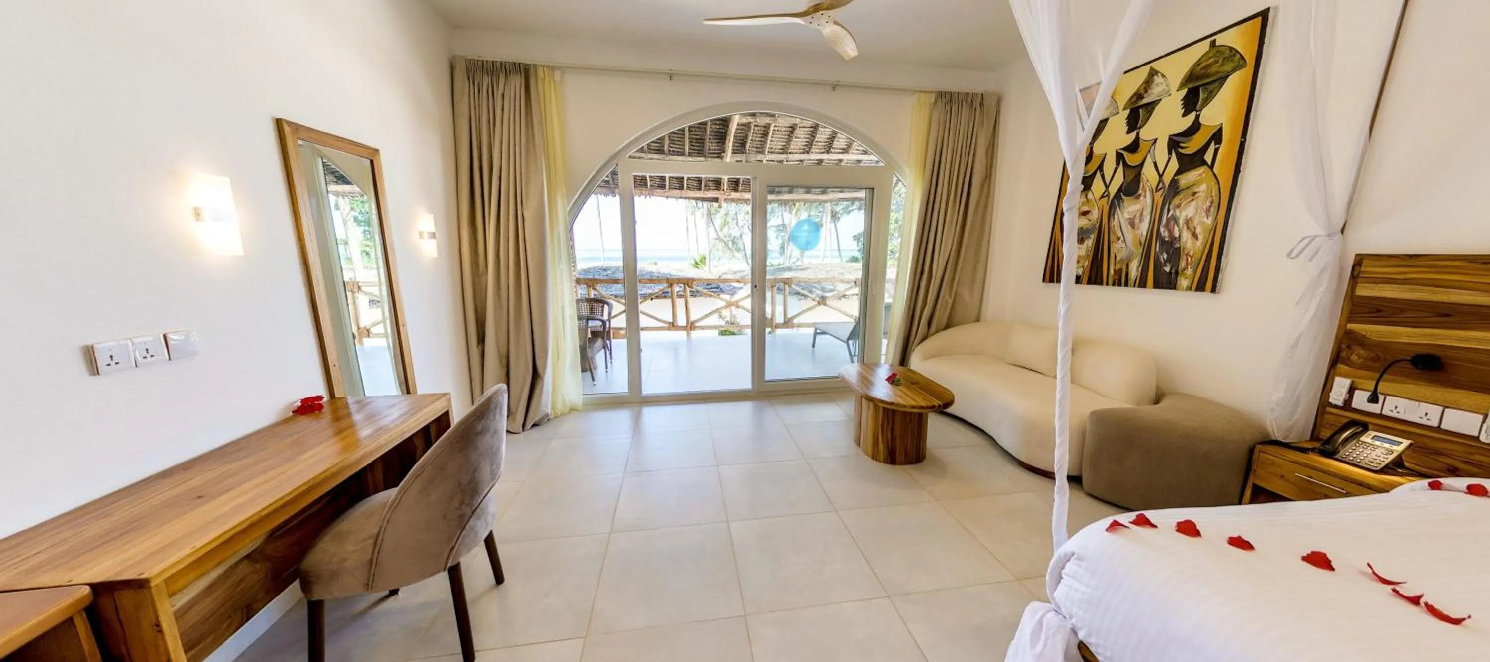 Sea view, Bed in Royal Mandarin Hotel & Resort