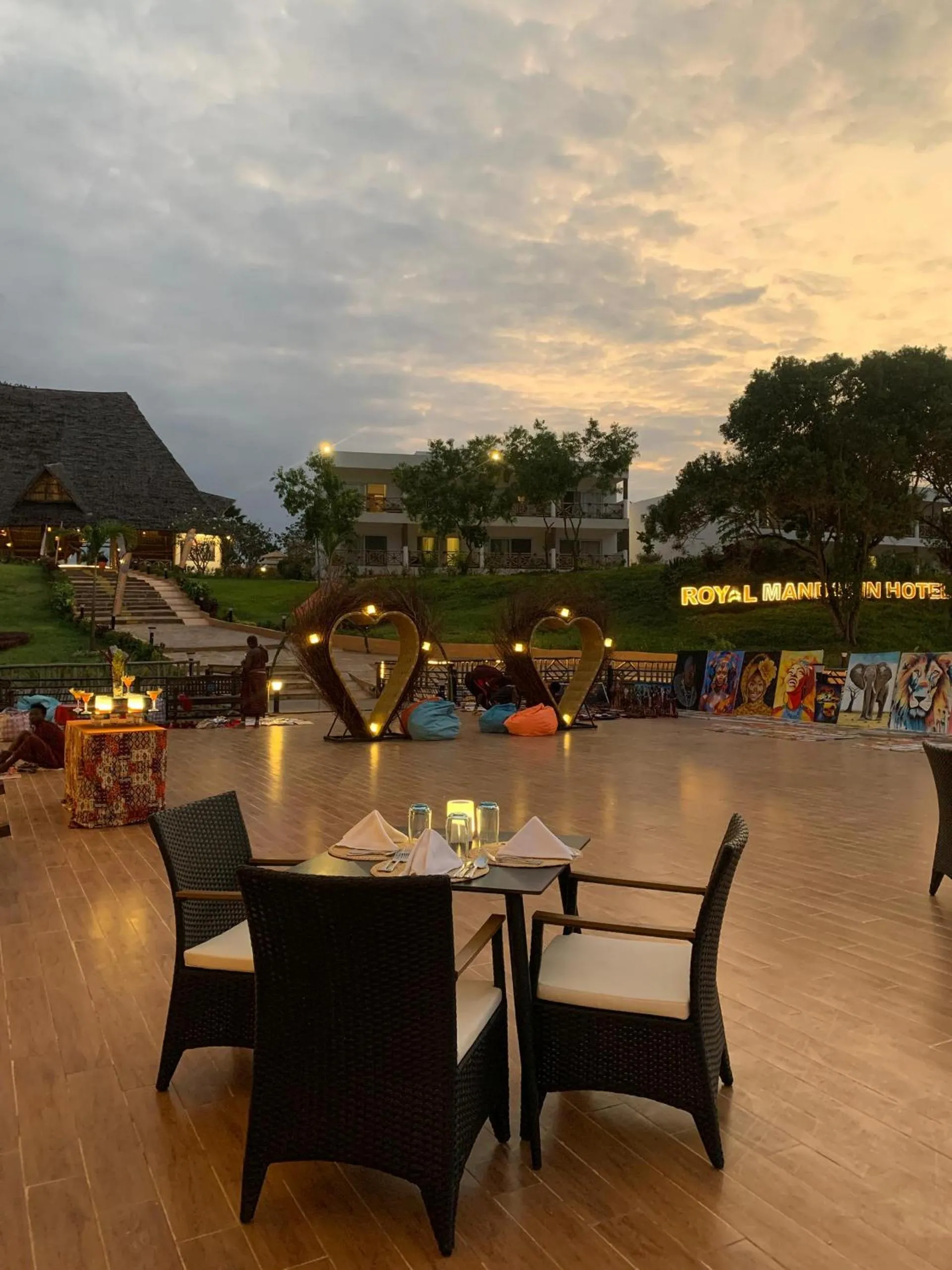 Restaurant/places to eat in Royal Mandarin Hotel & Resort