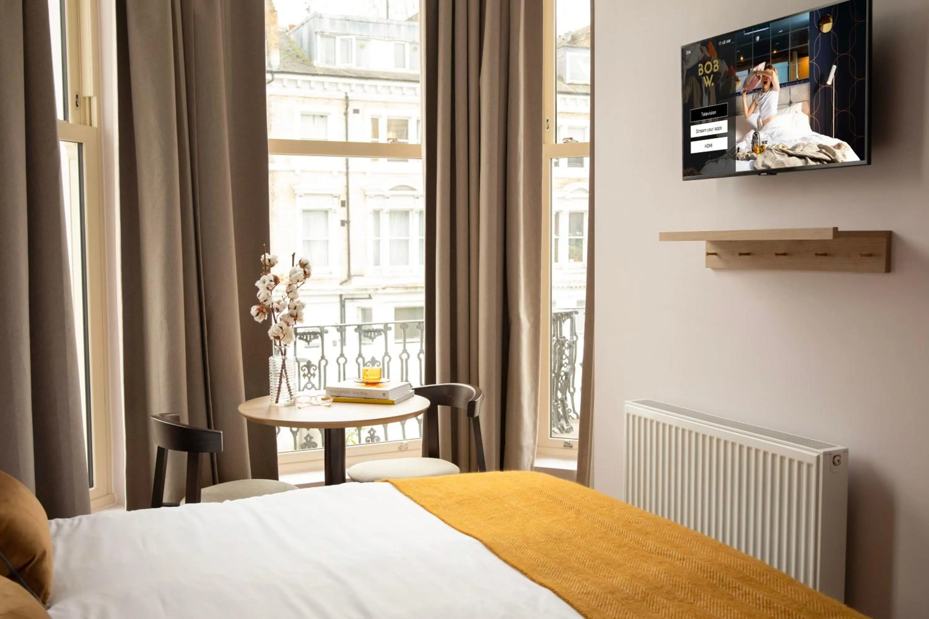 Bed in Bob W London Holland Park