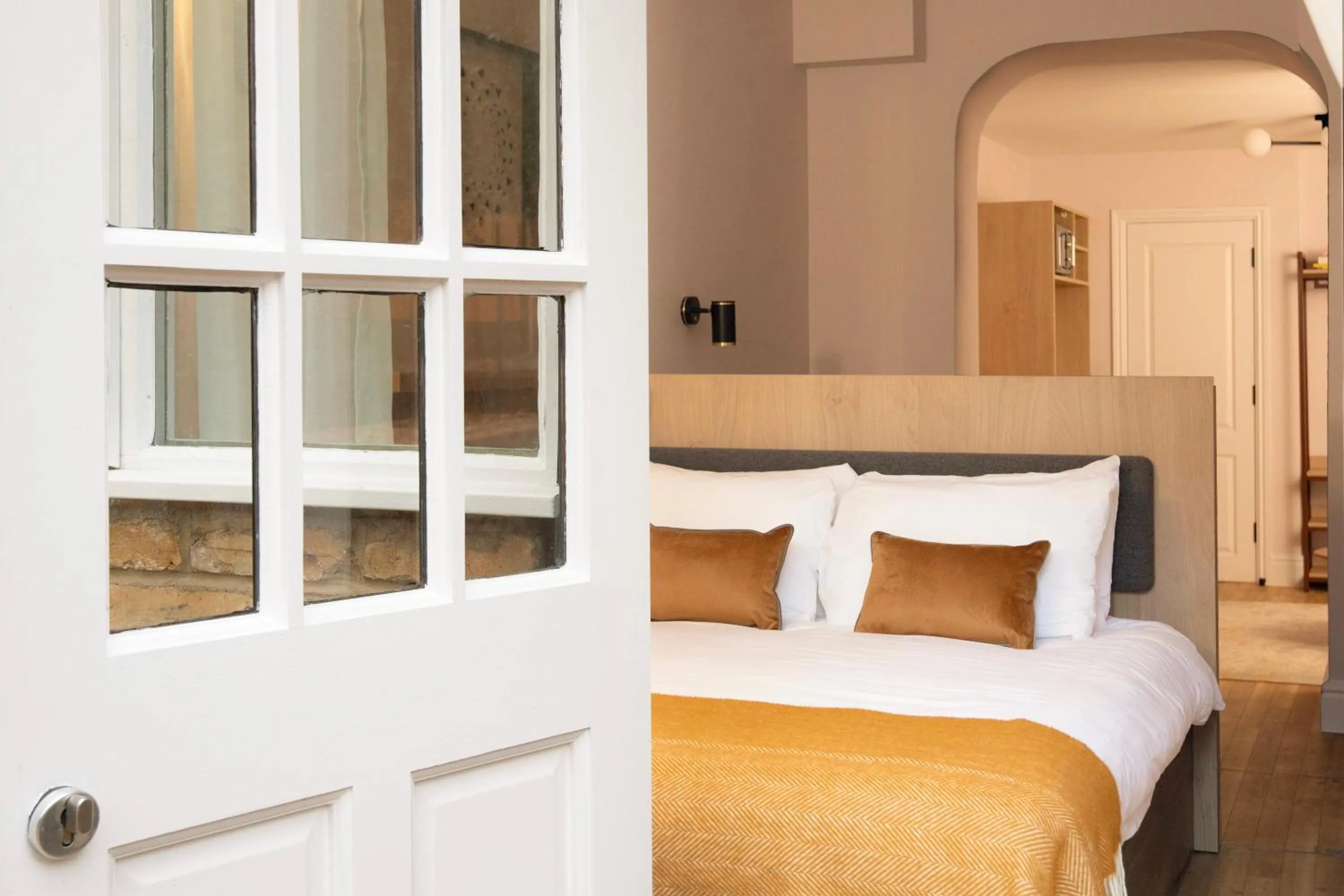 Bed in Bob W London Holland Park