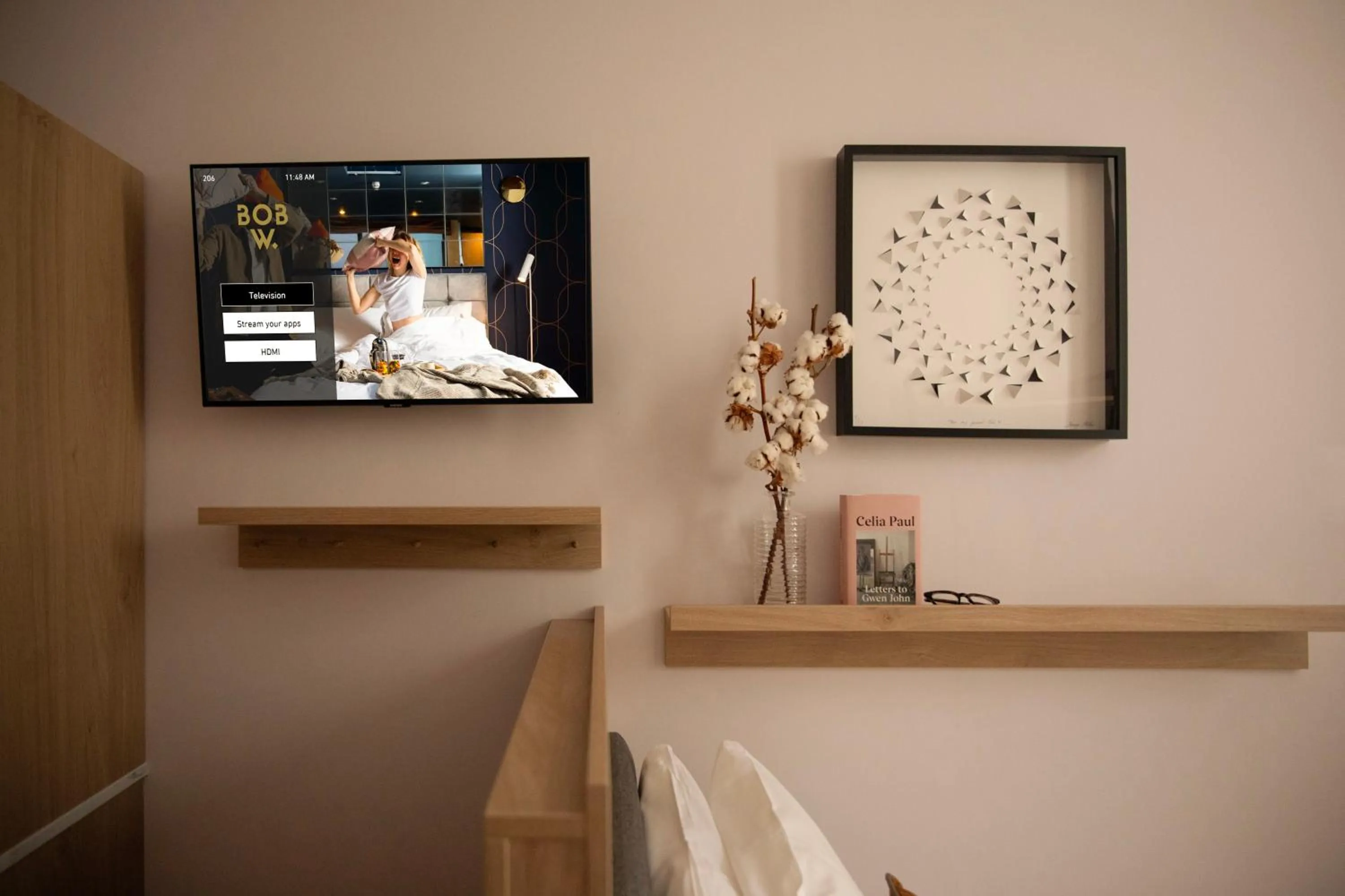 TV and multimedia in Bob W London Holland Park