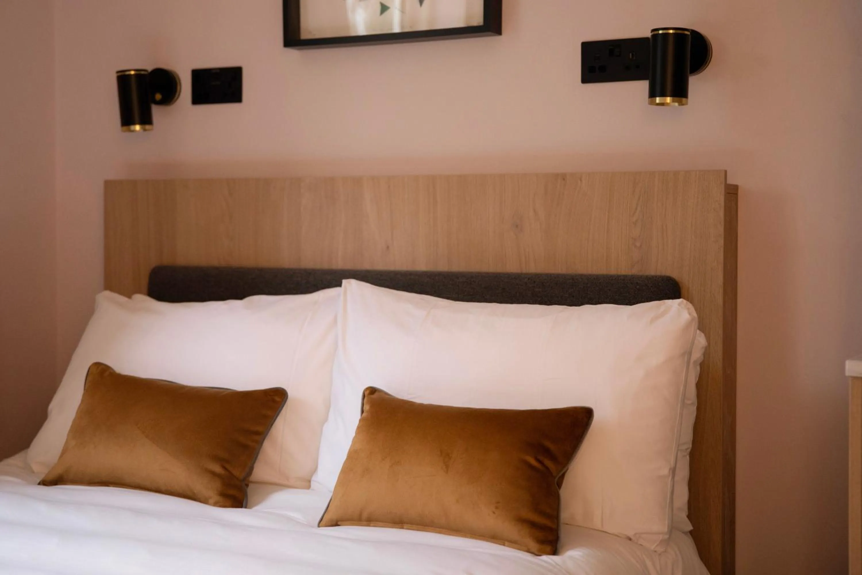 Bed in Bob W London Holland Park