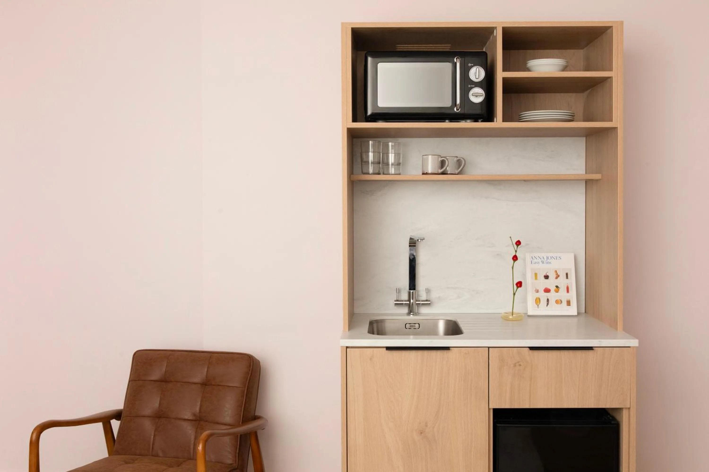 Coffee/tea facilities in Bob W London Holland Park