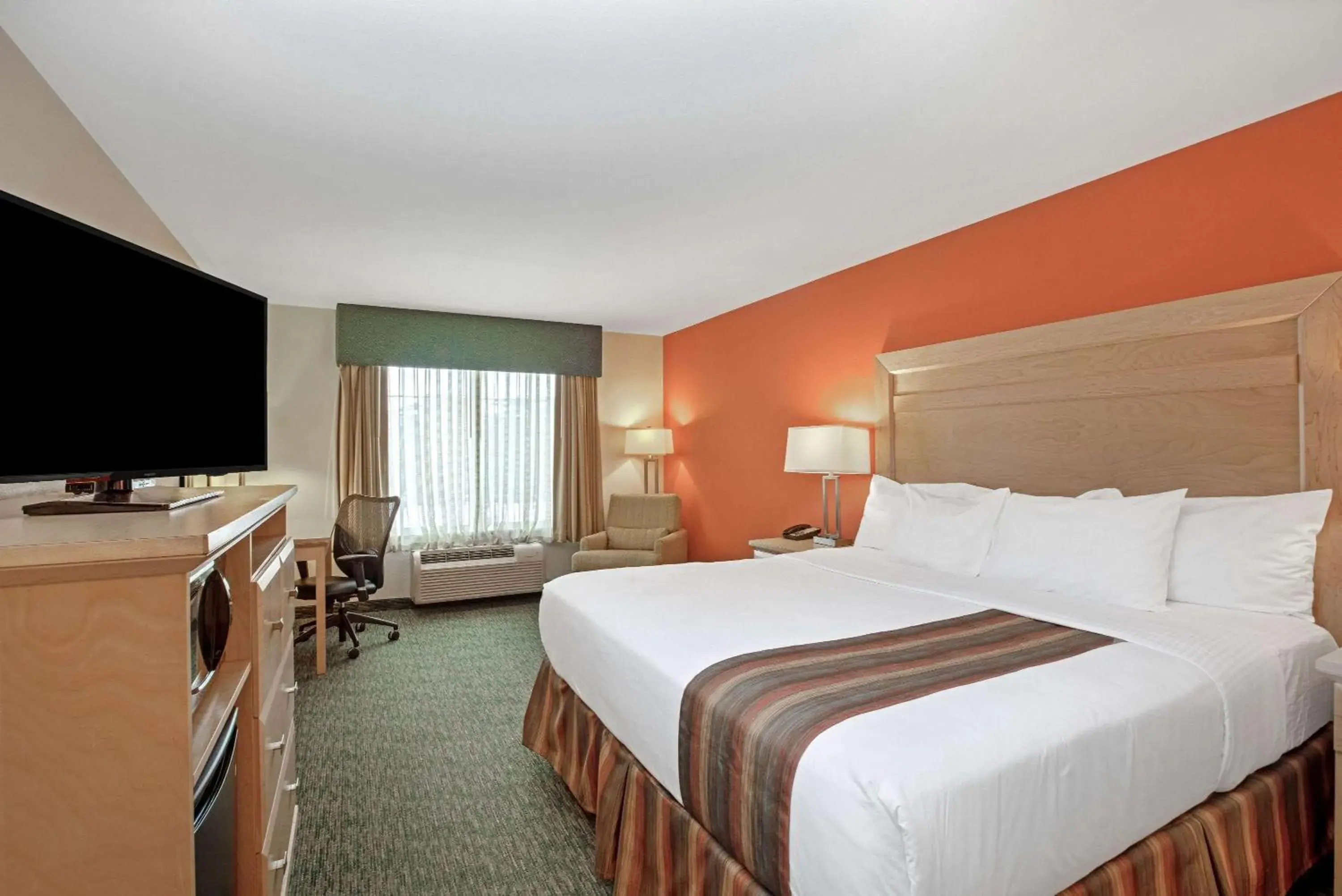 Queen Room in La Quinta by Wyndham Grand Forks Queen Room in La Quinta by Wyndham Grand Forks