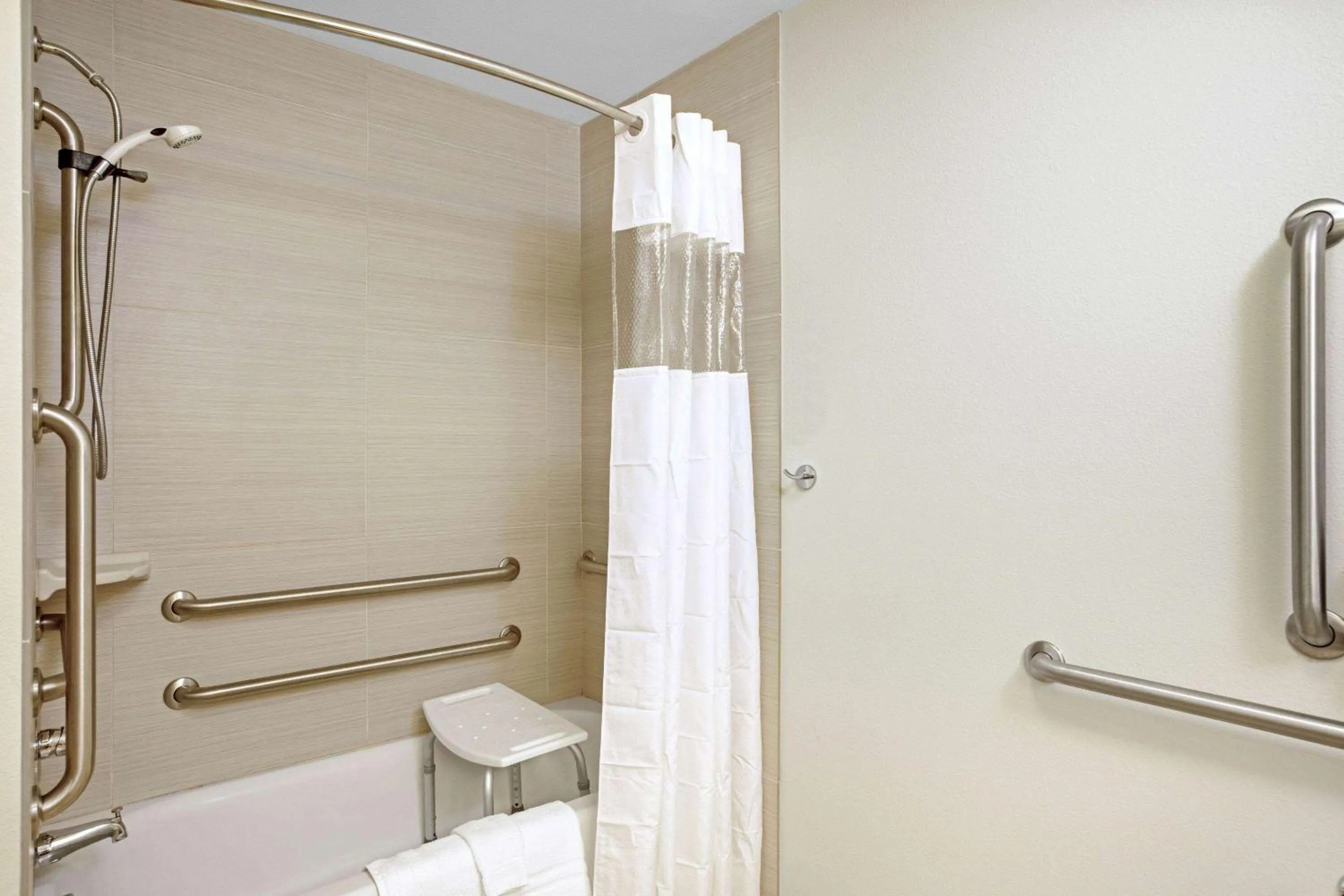 Bathroom in La Quinta by Wyndham Grand Forks