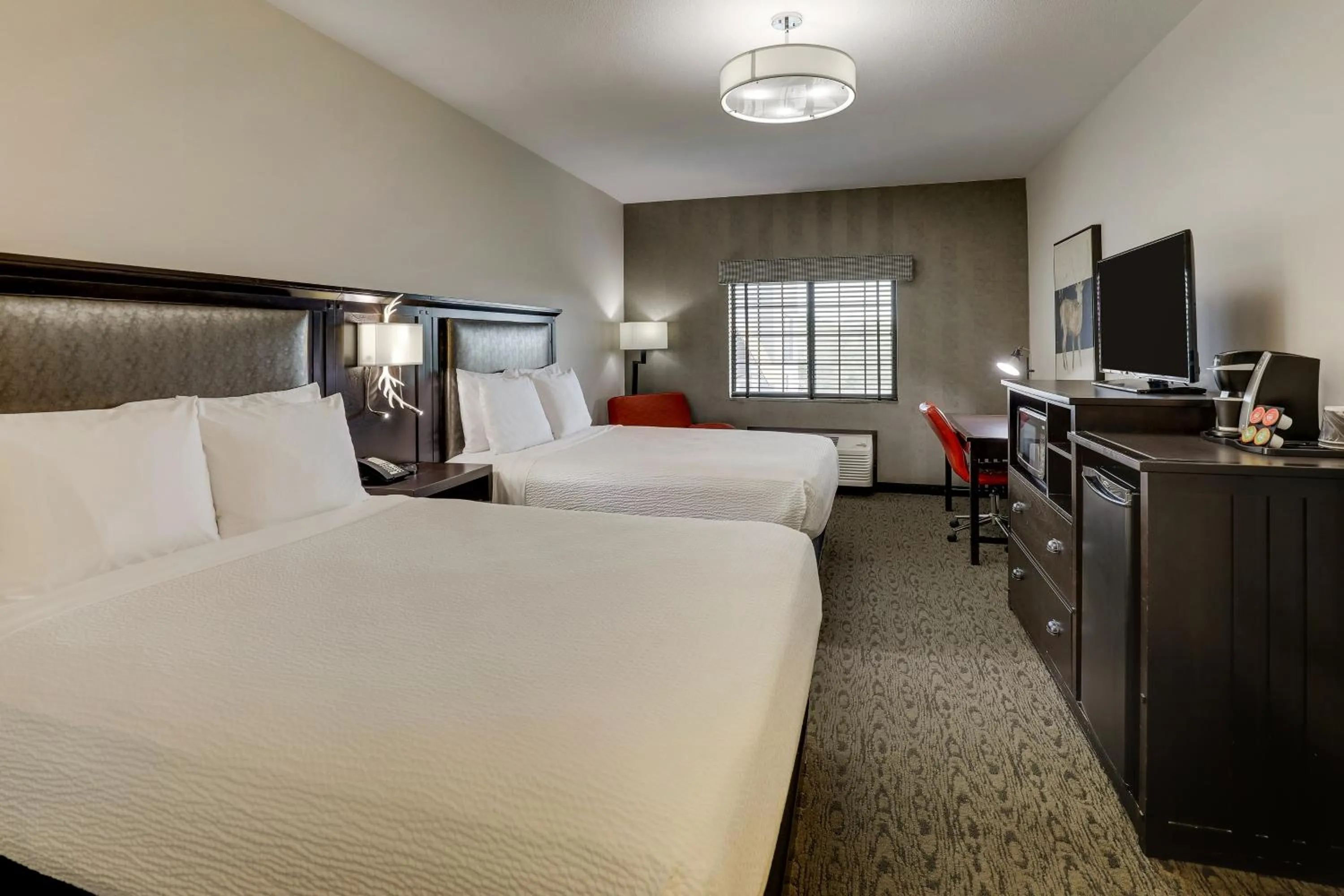 Bed in Stoney Creek Hotel Kansas City - Independence