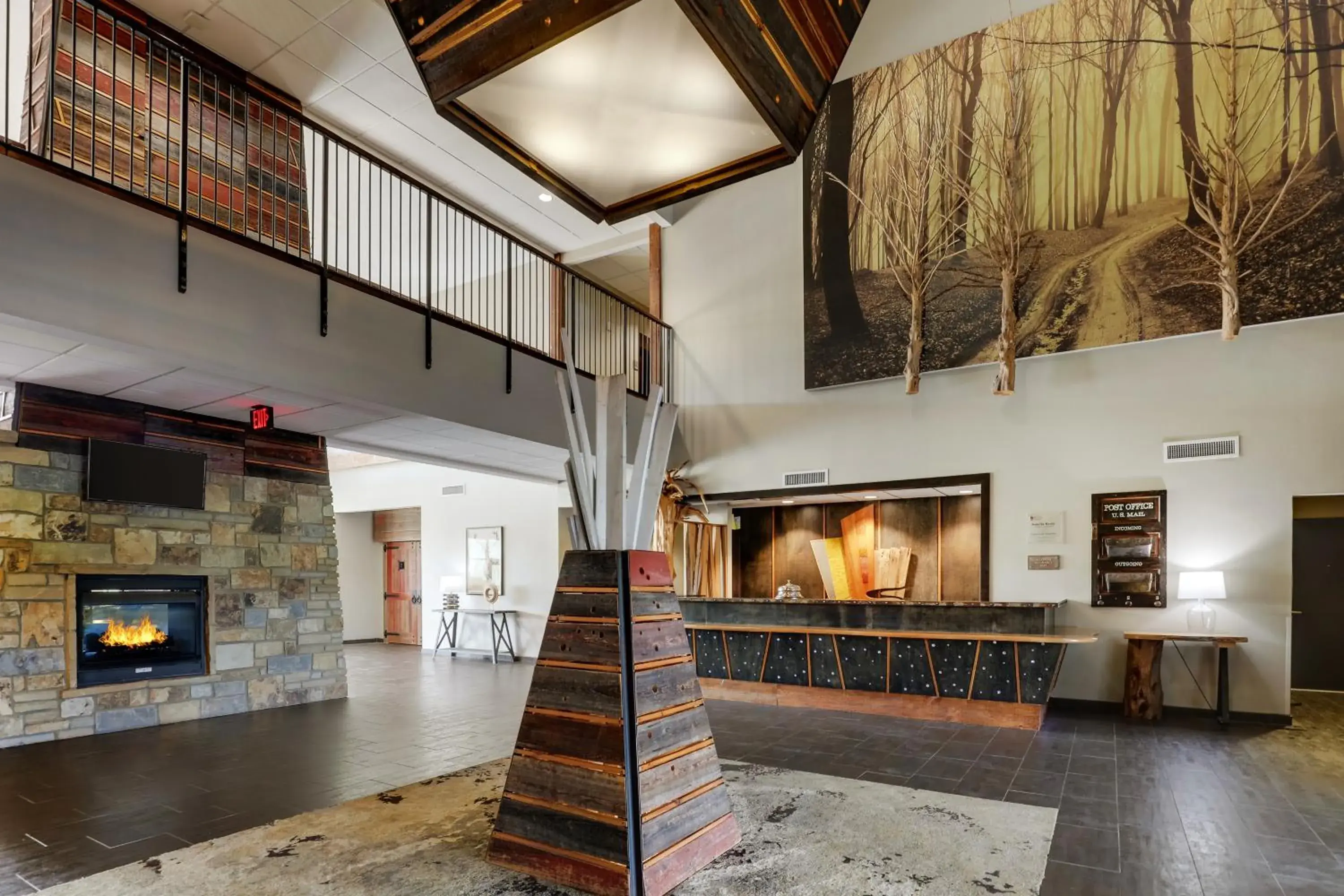 Lobby or reception in Stoney Creek Hotel Kansas City - Independence Lobby or reception in Stoney Creek Hotel Kansas City - Independence